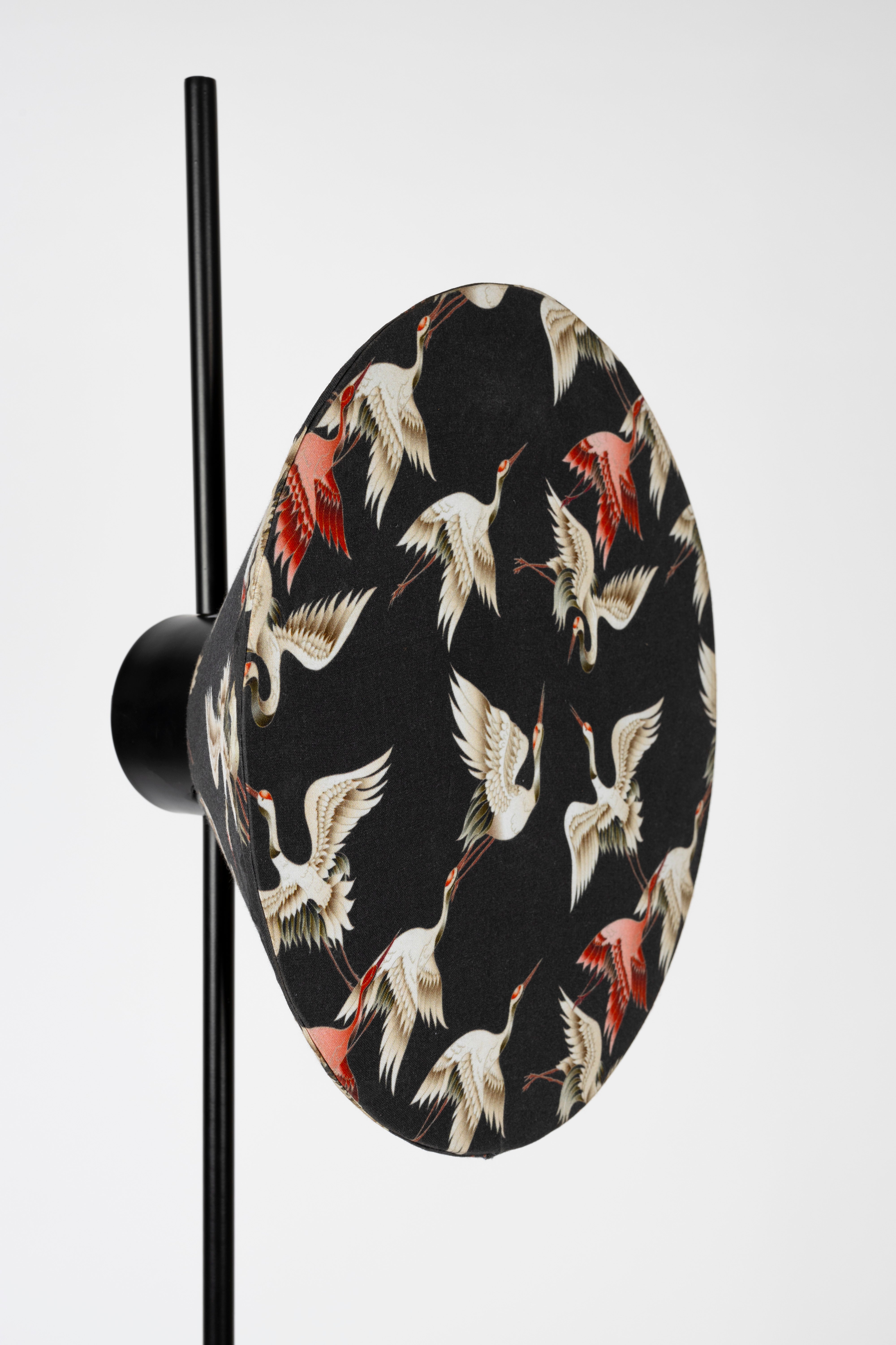 JAYLEE black floor lamp