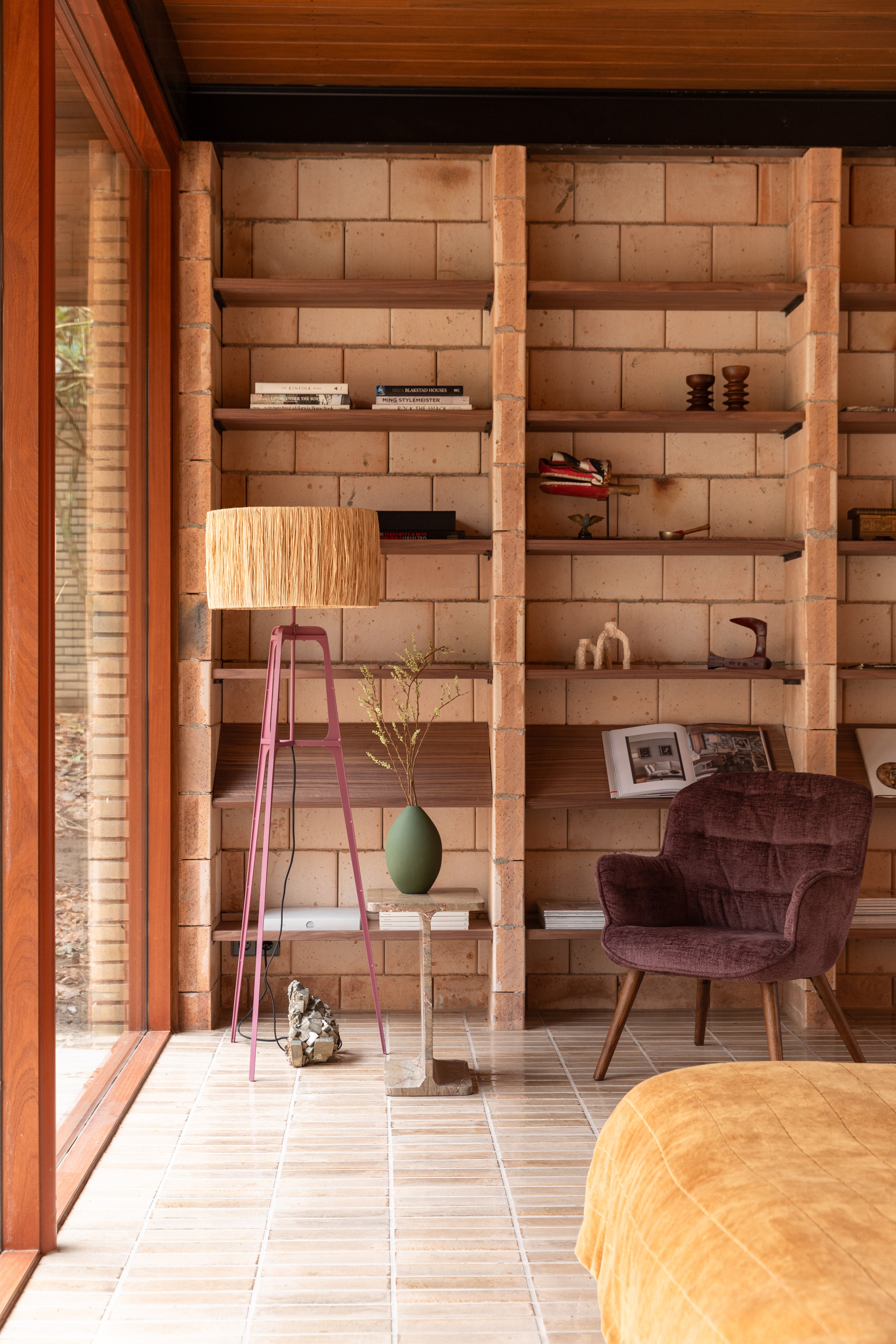 Lampa AFRA jasnobrązowy ze śliwkową podstawą