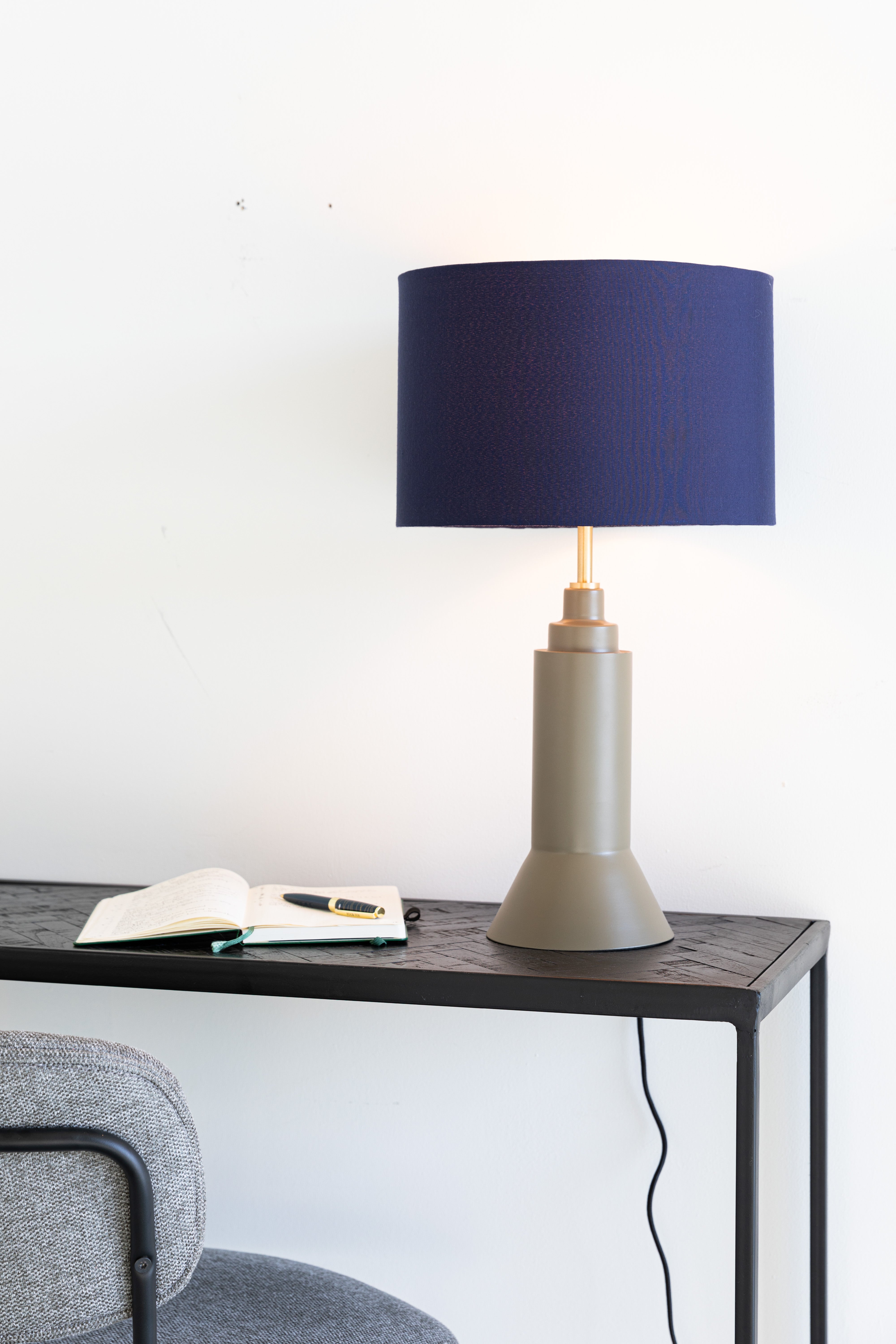 Lampa stołowa KAJA granatowy, marka White Label Living