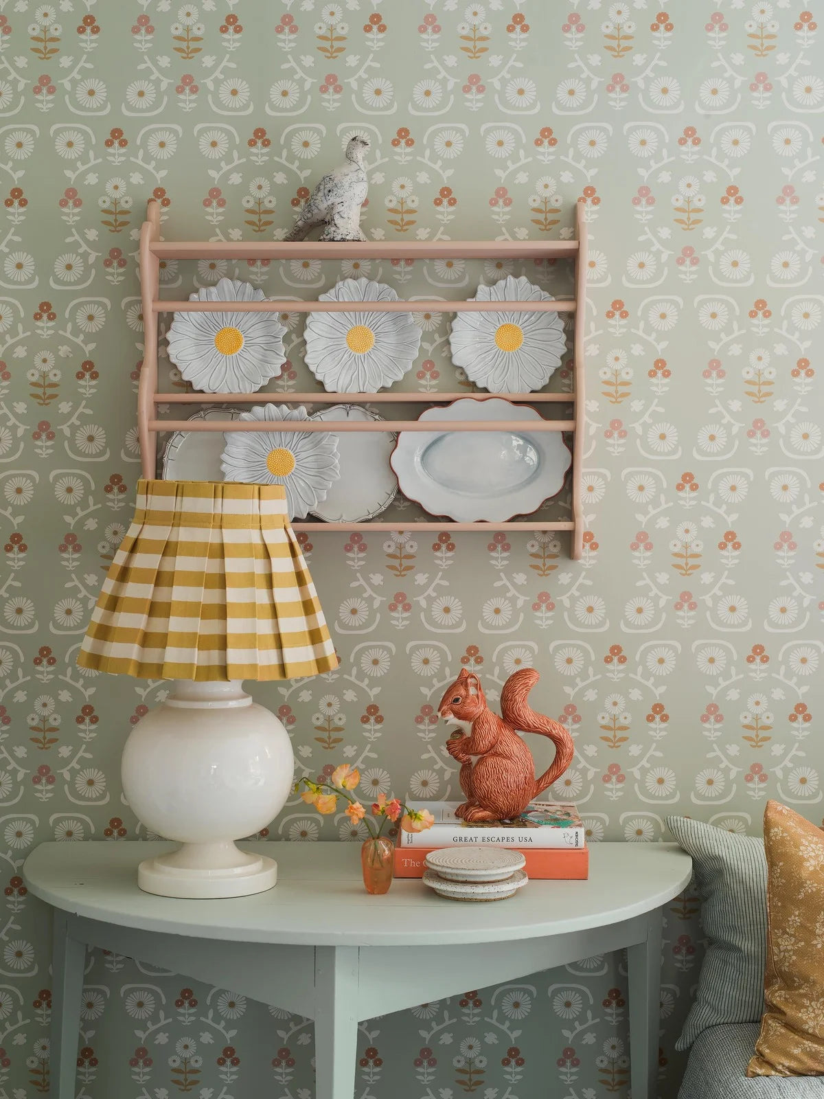 ISOLDE Green Floral Pattern Wallpaper with Cream