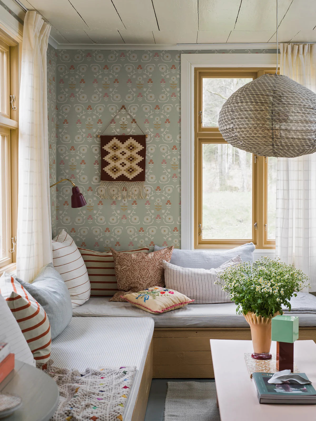 ISOLDE Green Floral Pattern Wallpaper with Cream