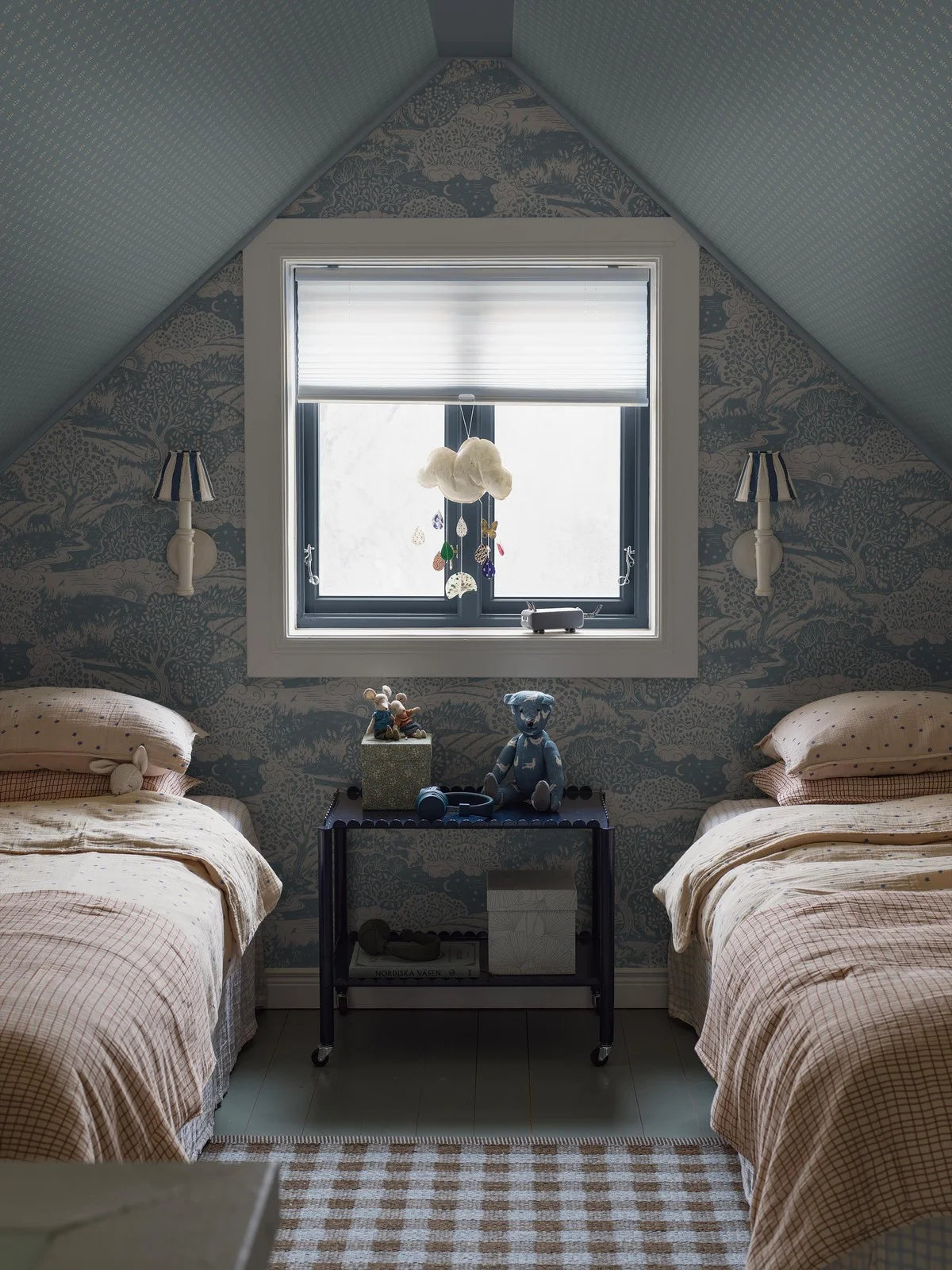 Kinder-Tapete mit Landschaft SOLANGEN blau-beige