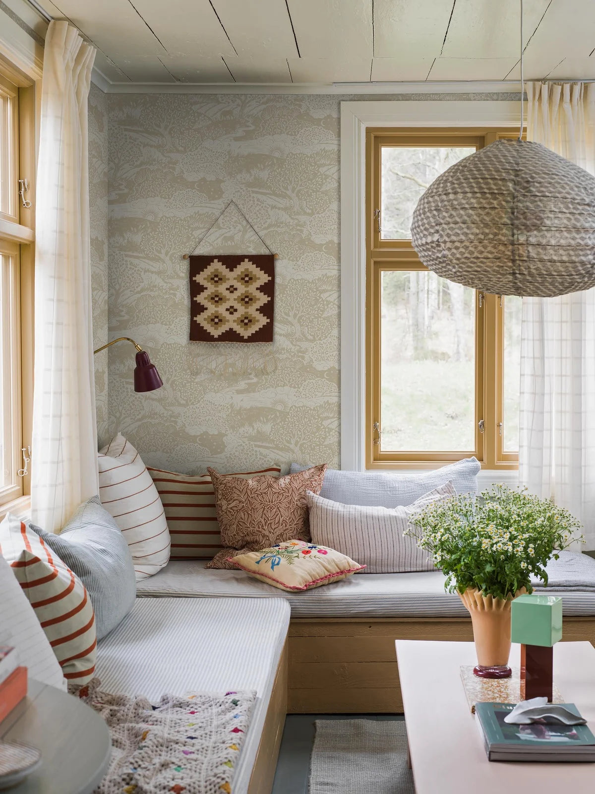 Children's wallpaper with a landscape SOLANGEN beige with white