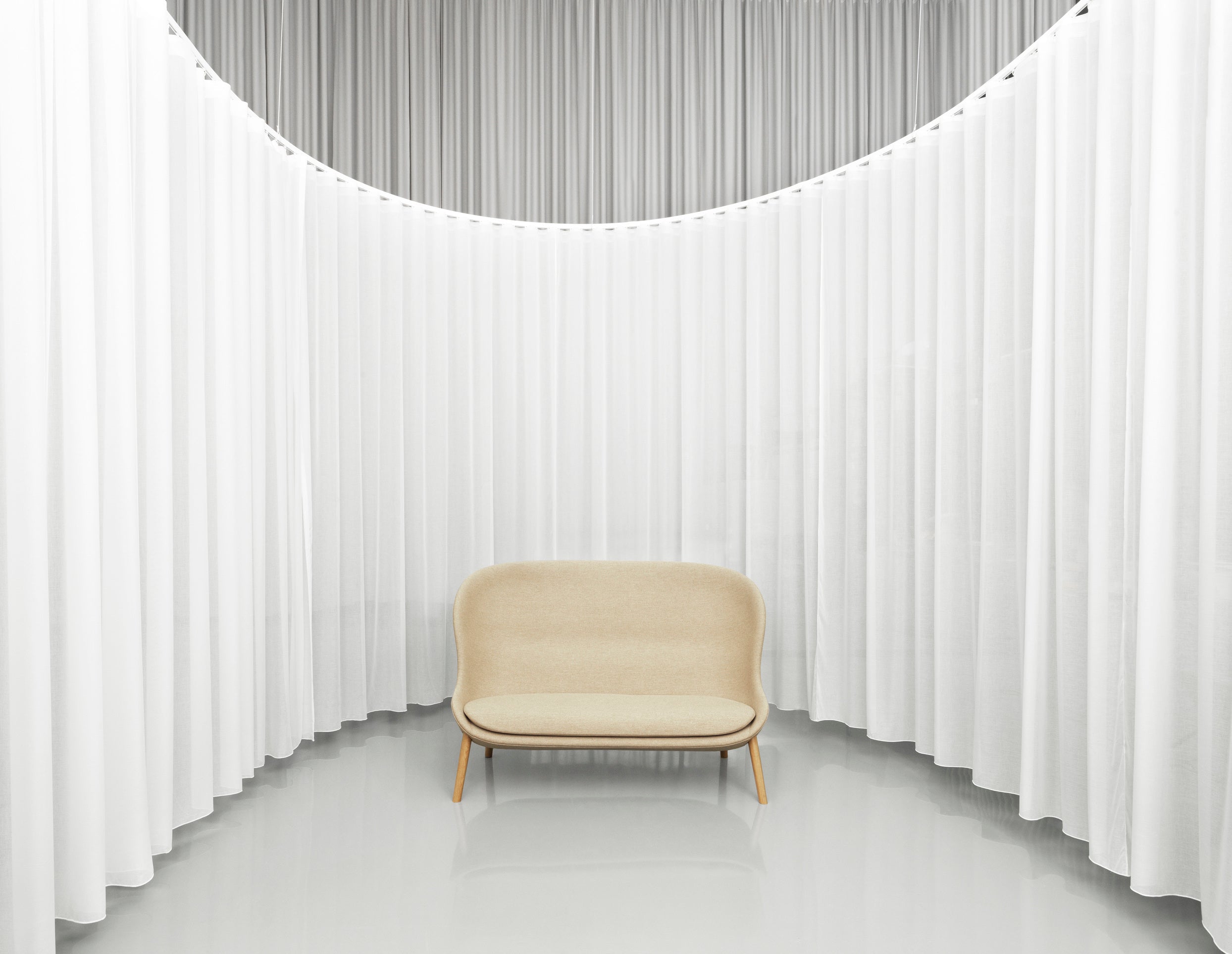 HYG gestoffeerde bank met eiken basis