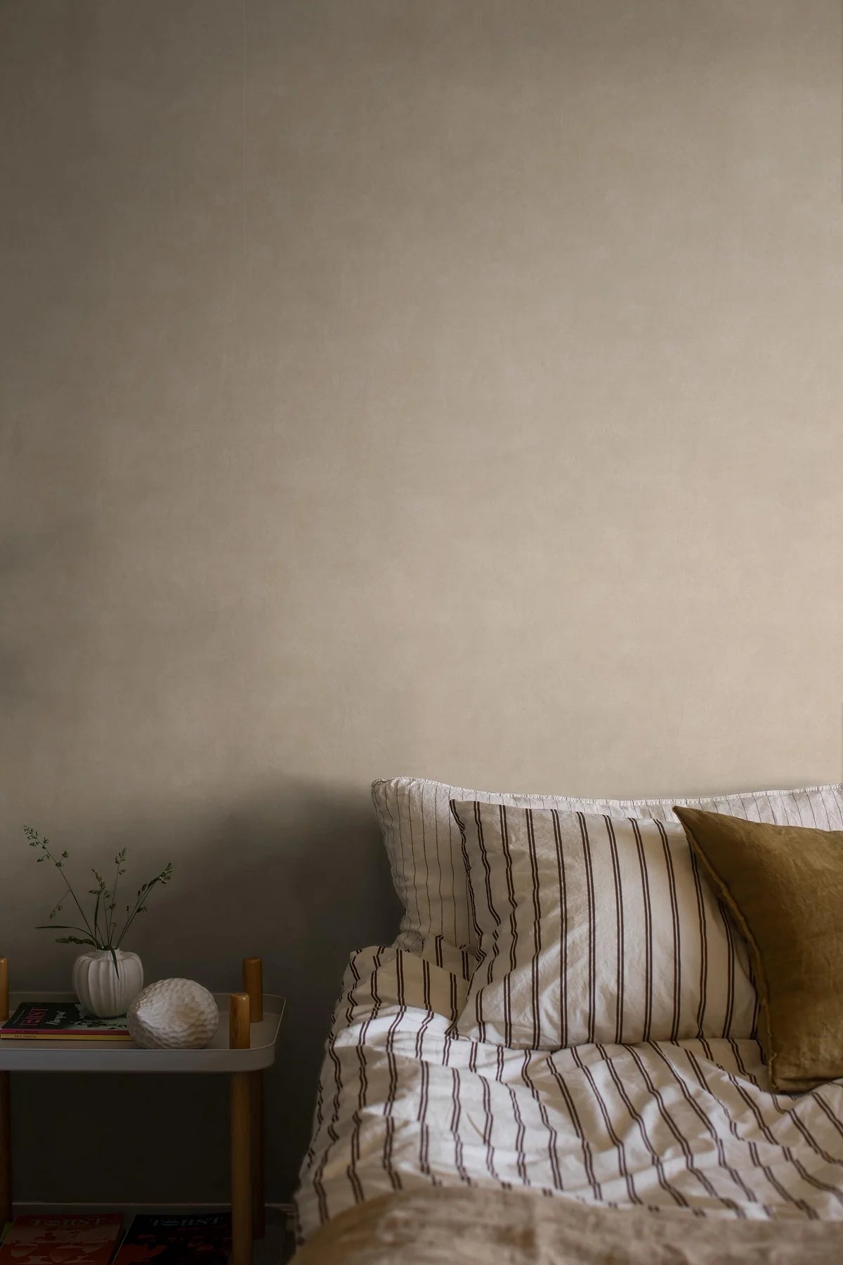 Canvas-like Wallpaper SHADES - AMBER warm beige