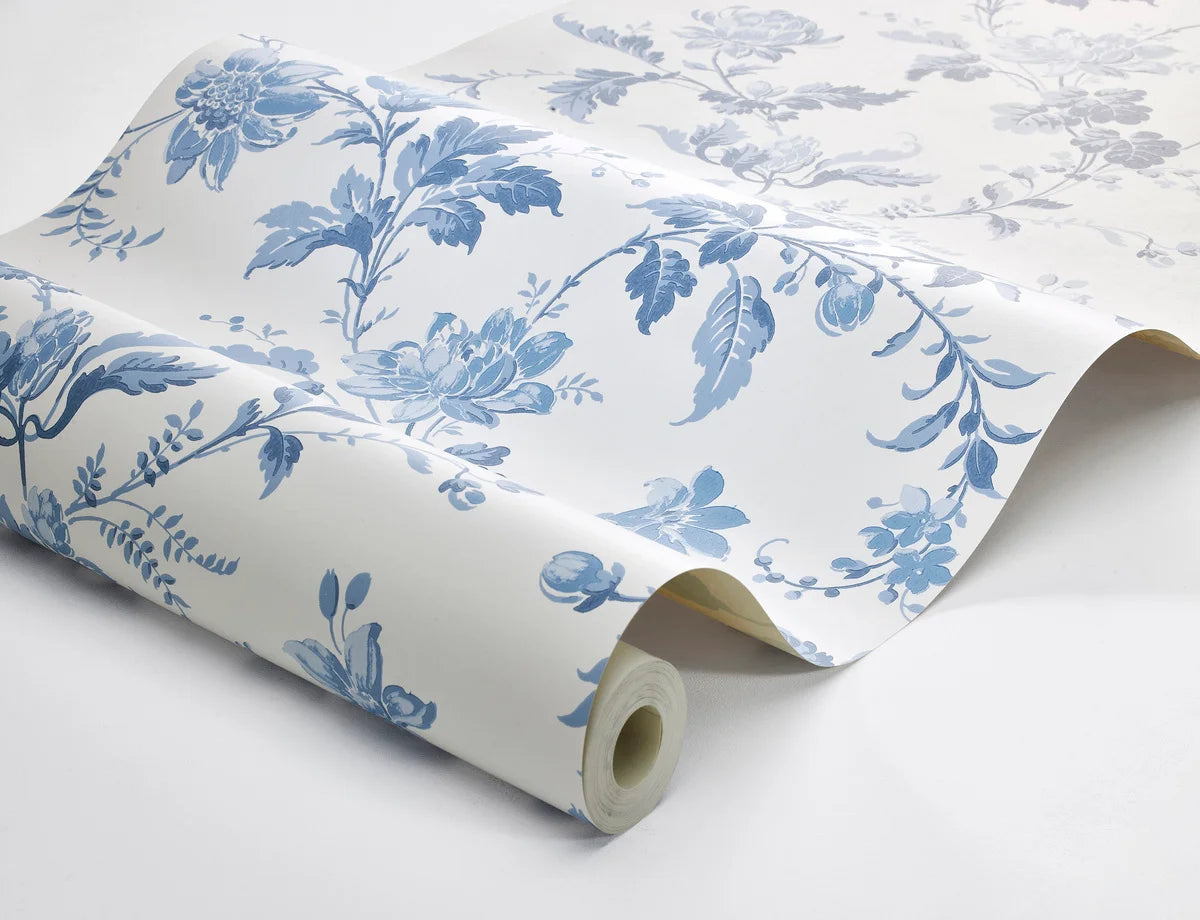 Non-woven paper wallpaper with a floral pattern BLOMSLINGA white with blue