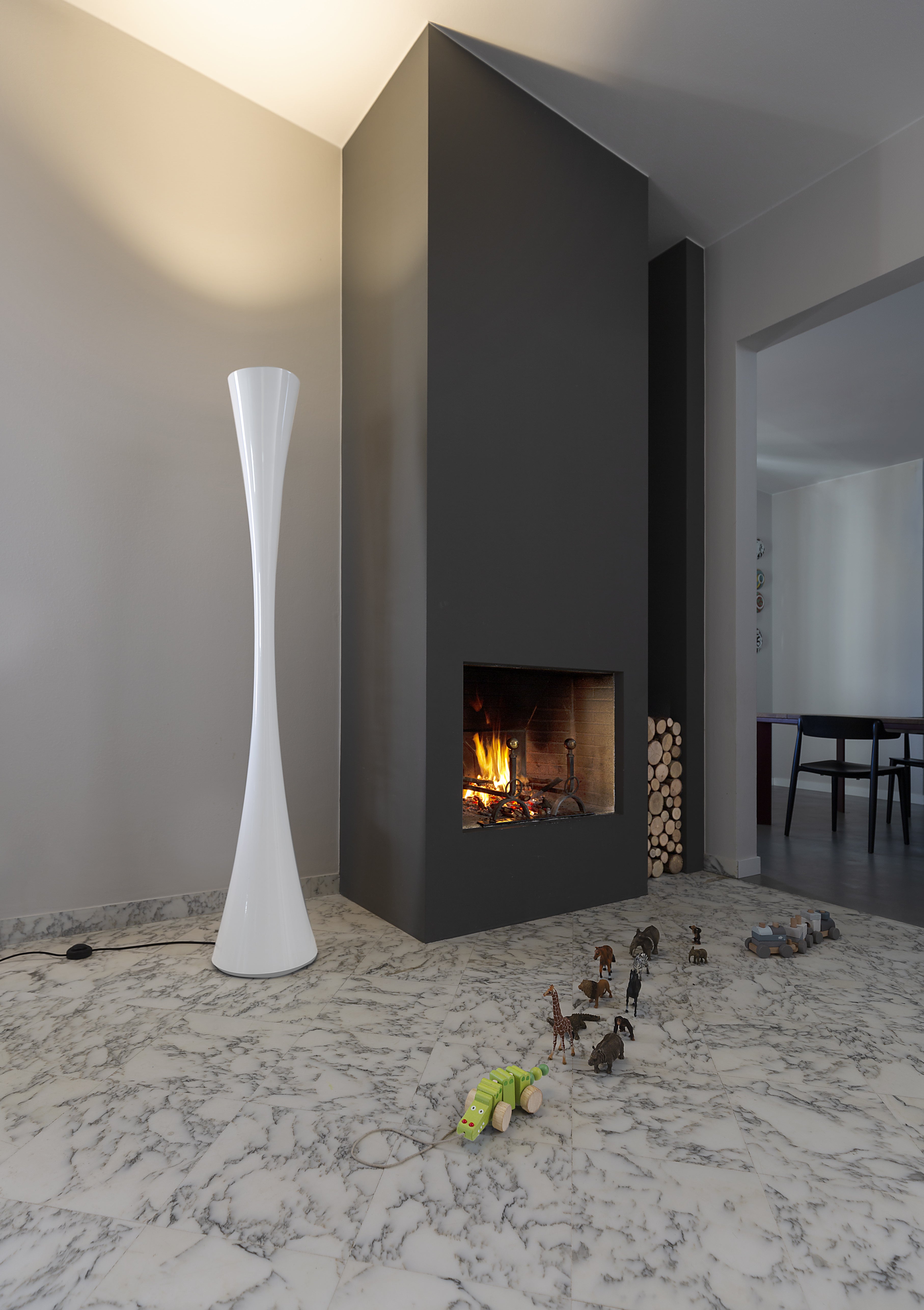 Bodenlampe BICONICA in glänzendem Weiß