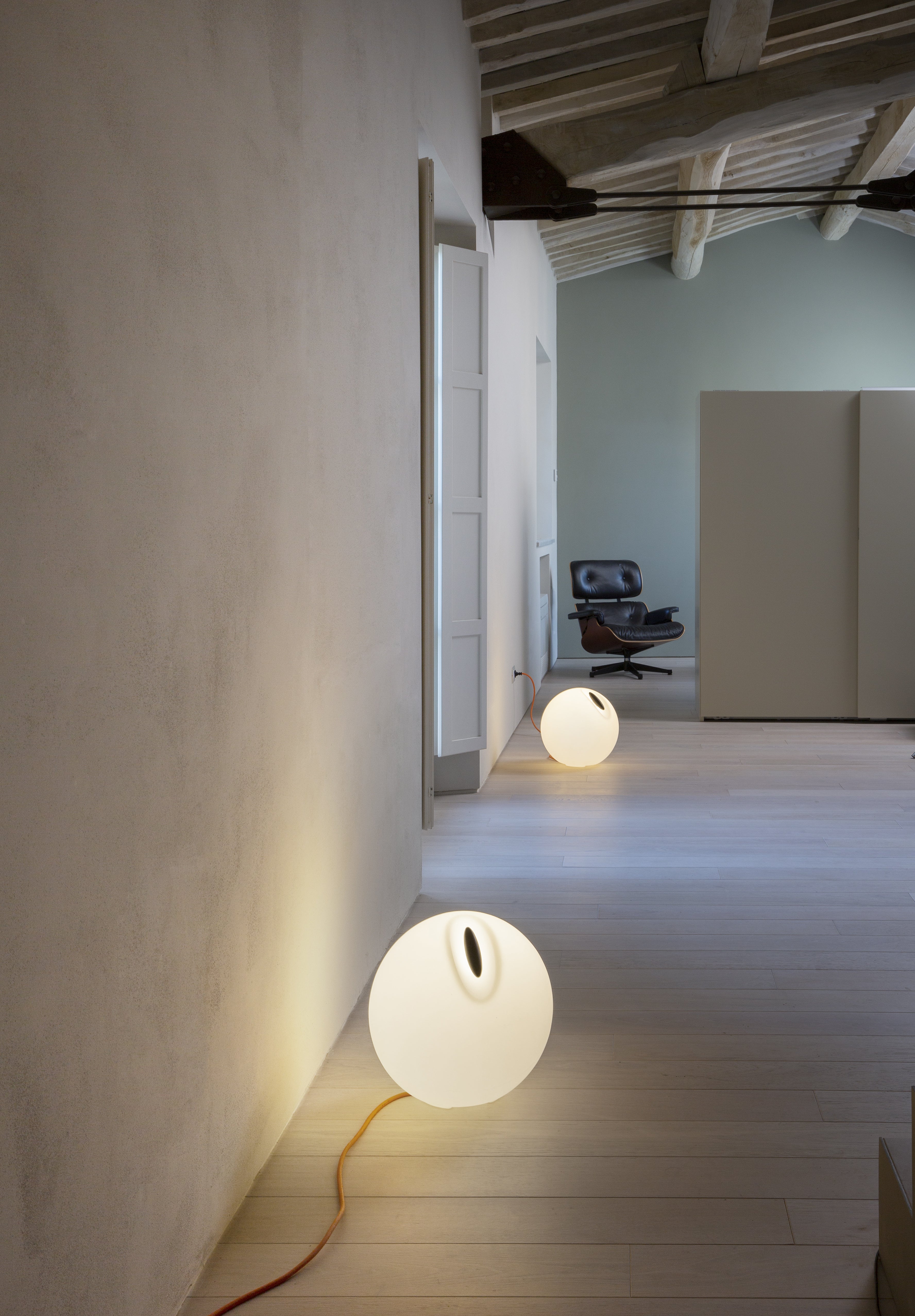 Buiten vloerlamp BOWL wit