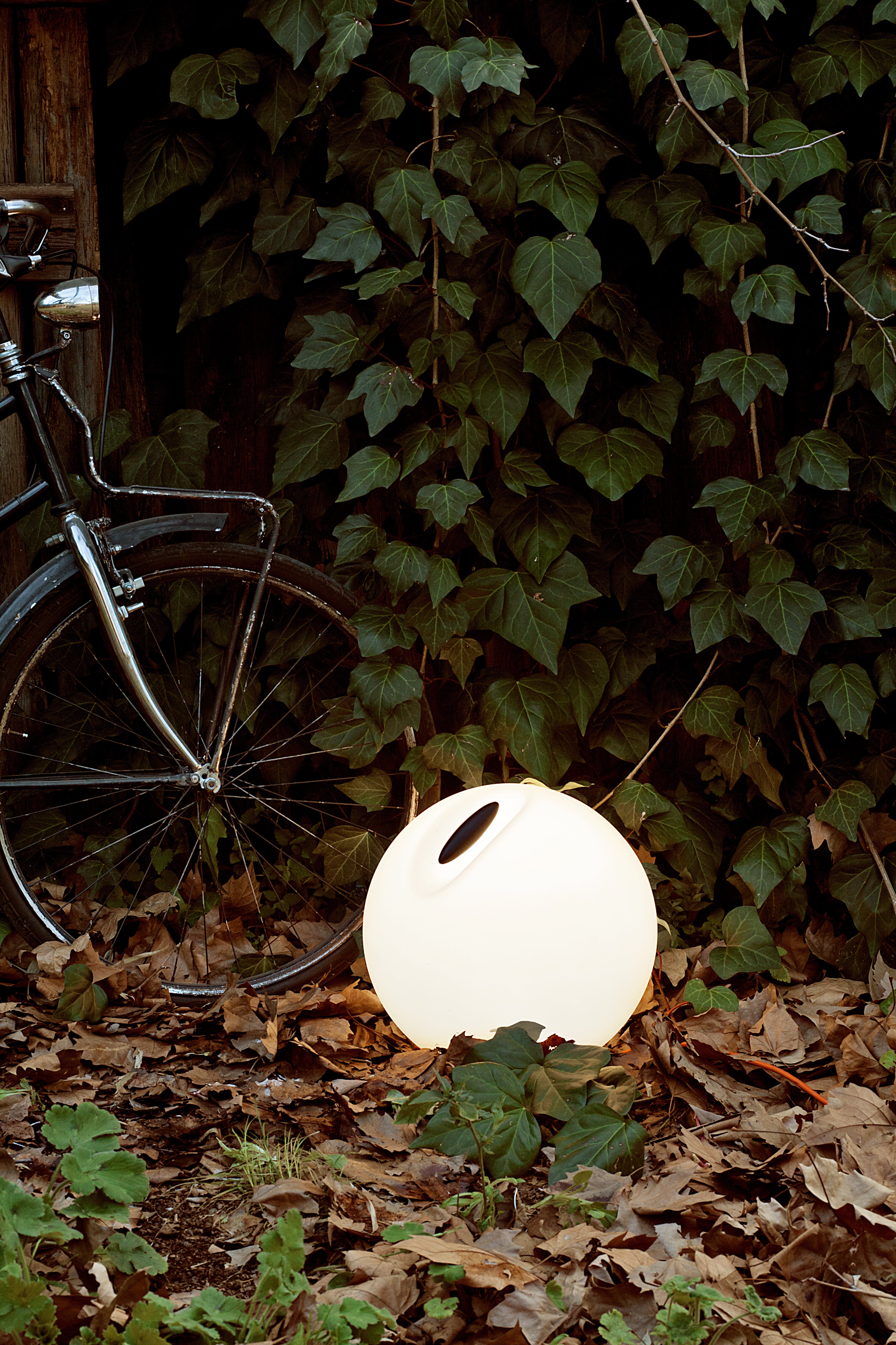 Buiten vloerlamp BOWL wit