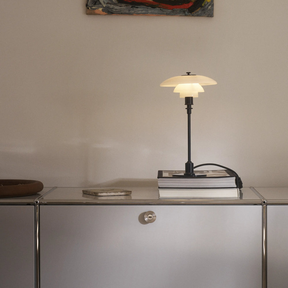 Tafellamp PH 2/1 wit met een donkergroene voet