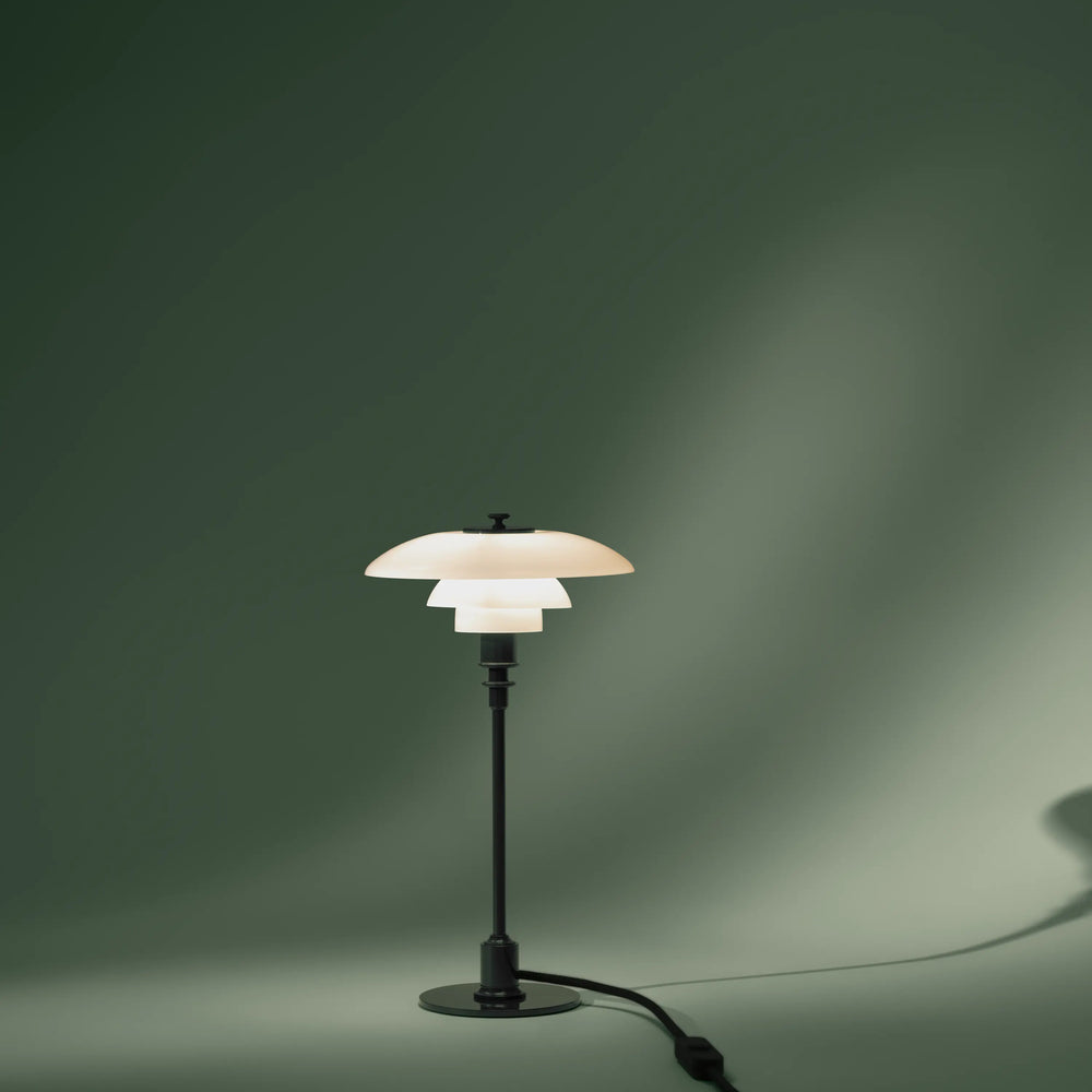 Tafellamp PH 2/1 wit met een donkergroene voet