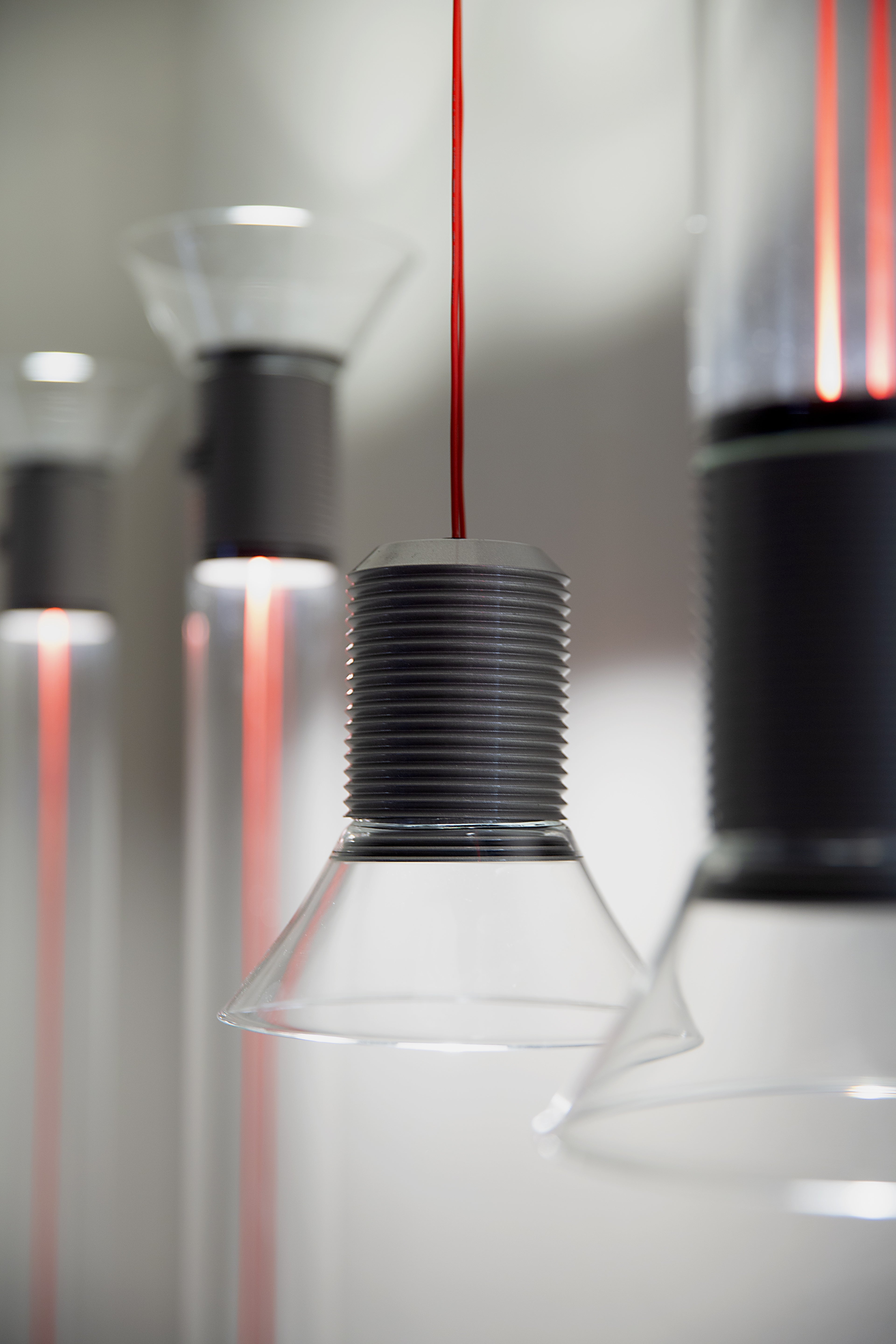 Hanglamp DIA transparant met matte grijze elementen