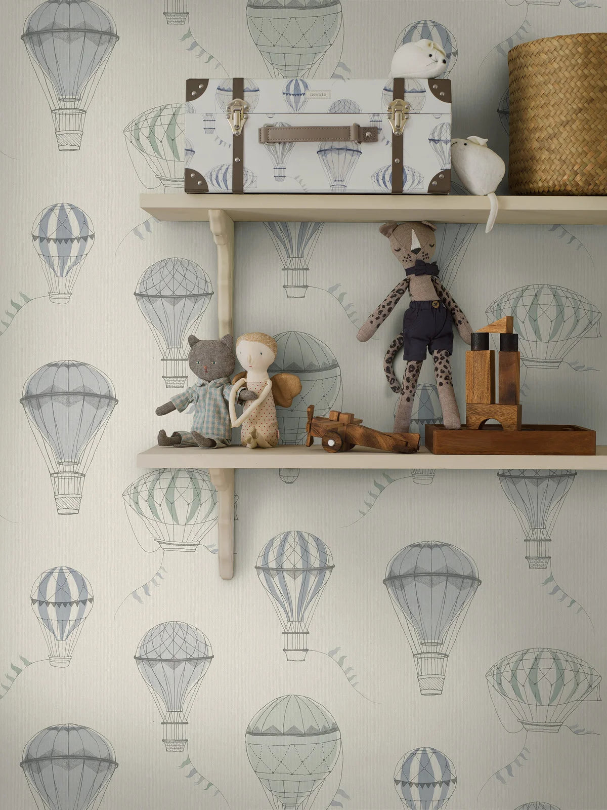 Kinderbehang UP IN THE SKY wit met blauw