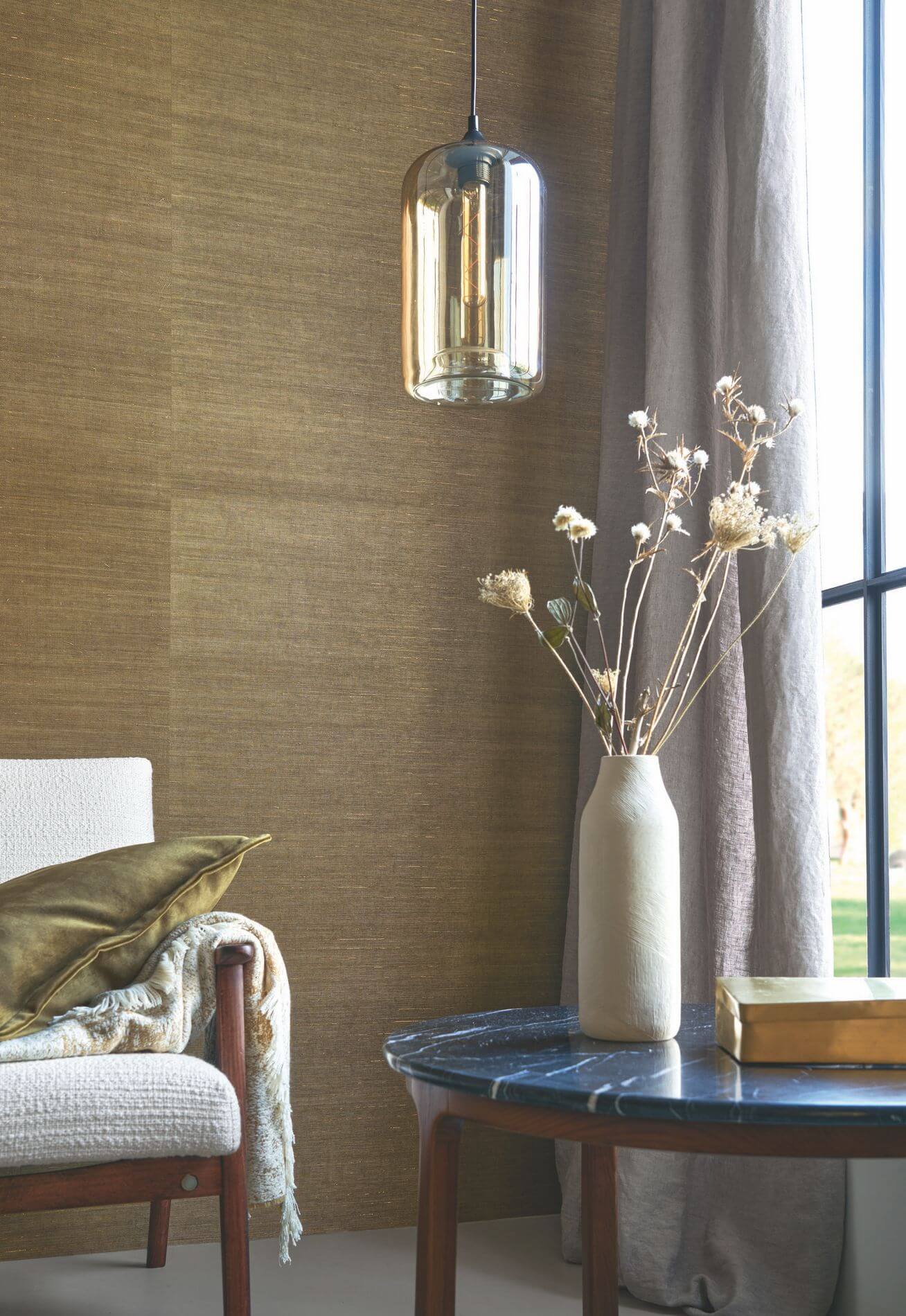 Natural structural wallpaper imitating agave leaves STRIATA - KAKI/OR khaki with brown