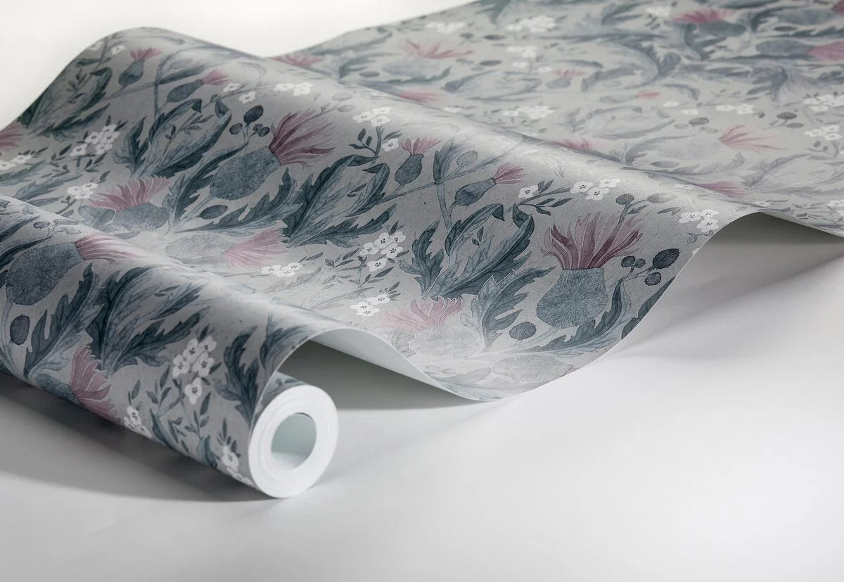 Tapete mit Pflanzenmuster THISTLE, gedämpftes Blau mit Rosa