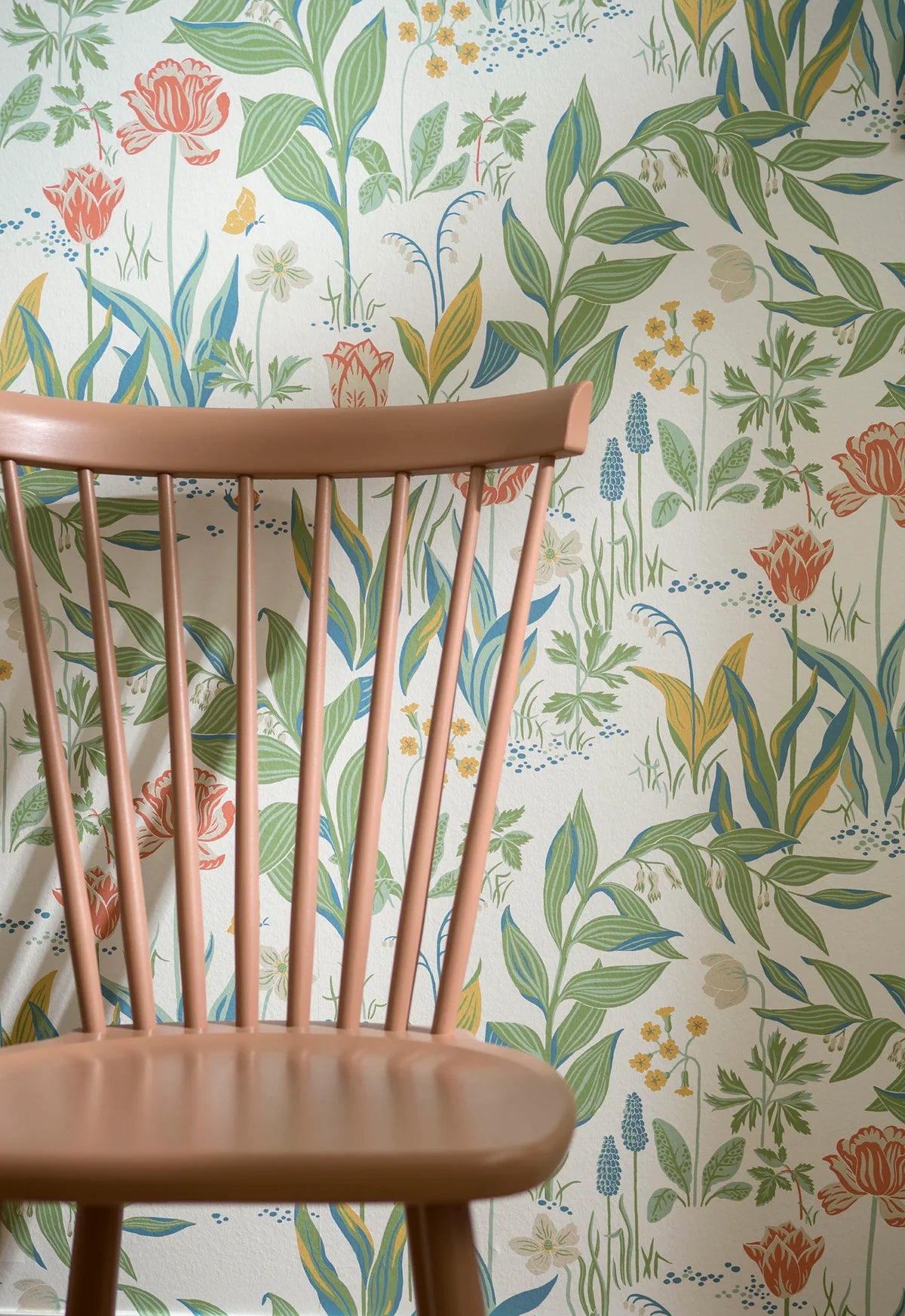 Behang met een plantenmotief van bloemen LENTE TUIN wit met groen