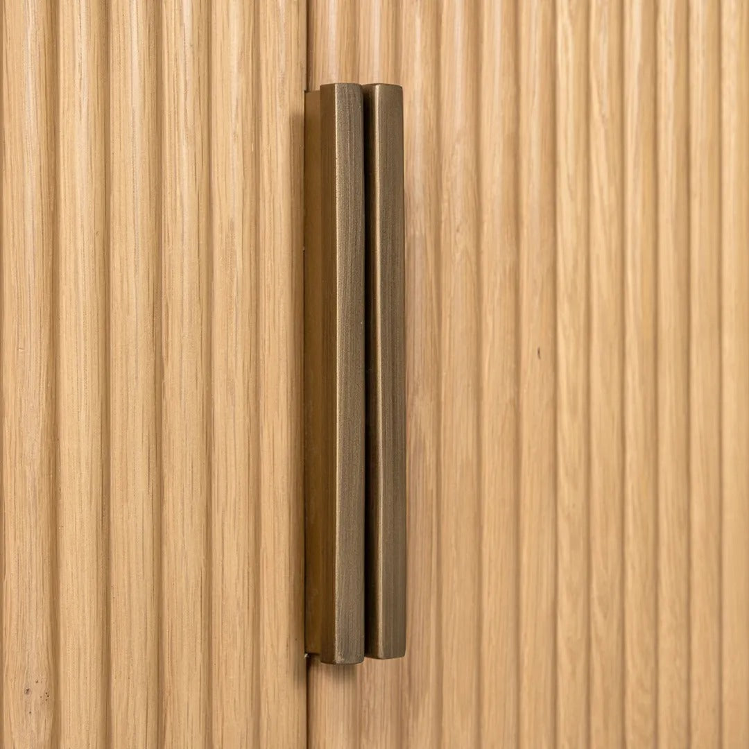 Kredens BELFORT Eichenholz