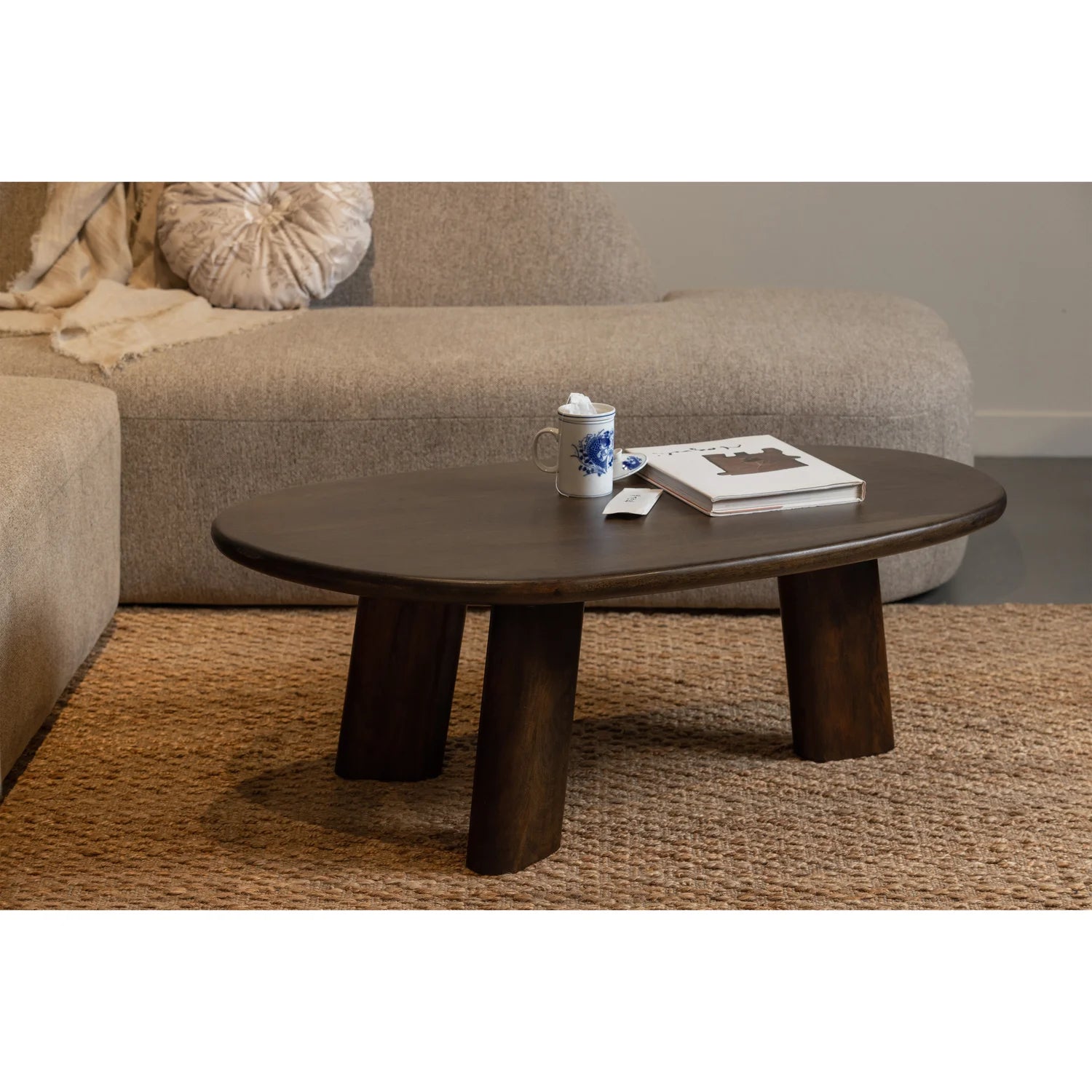 Roundly coffee table mango wood