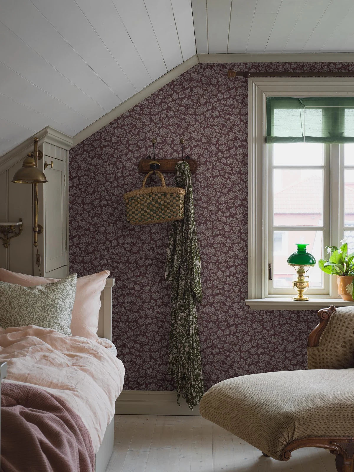 Non-woven paper wallpaper with a botanical pattern HAGTORN burgundy