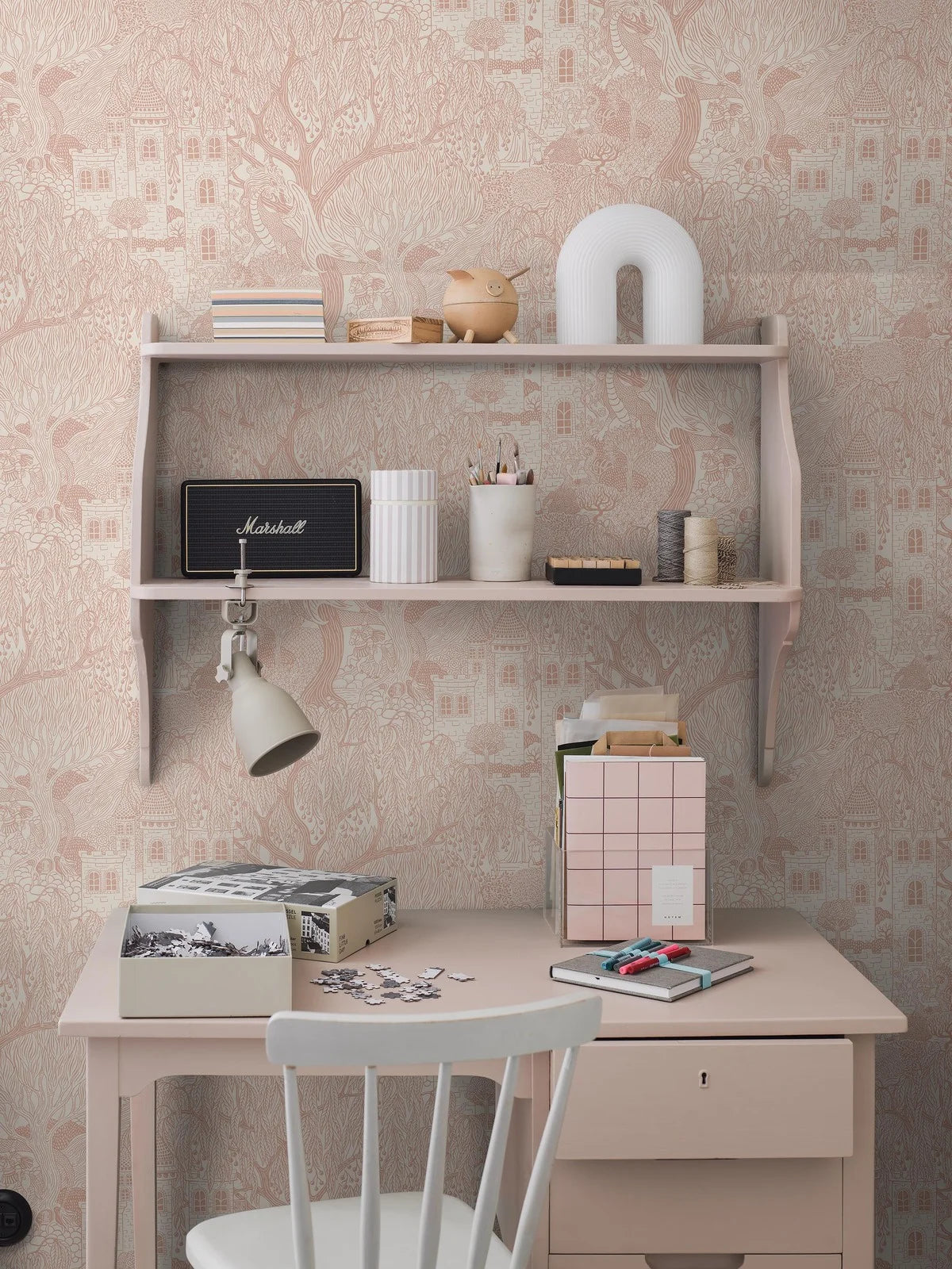 Kinder-Tapete mit Märchenmotiv KÖNIGREICH DER WEIDEN rosa