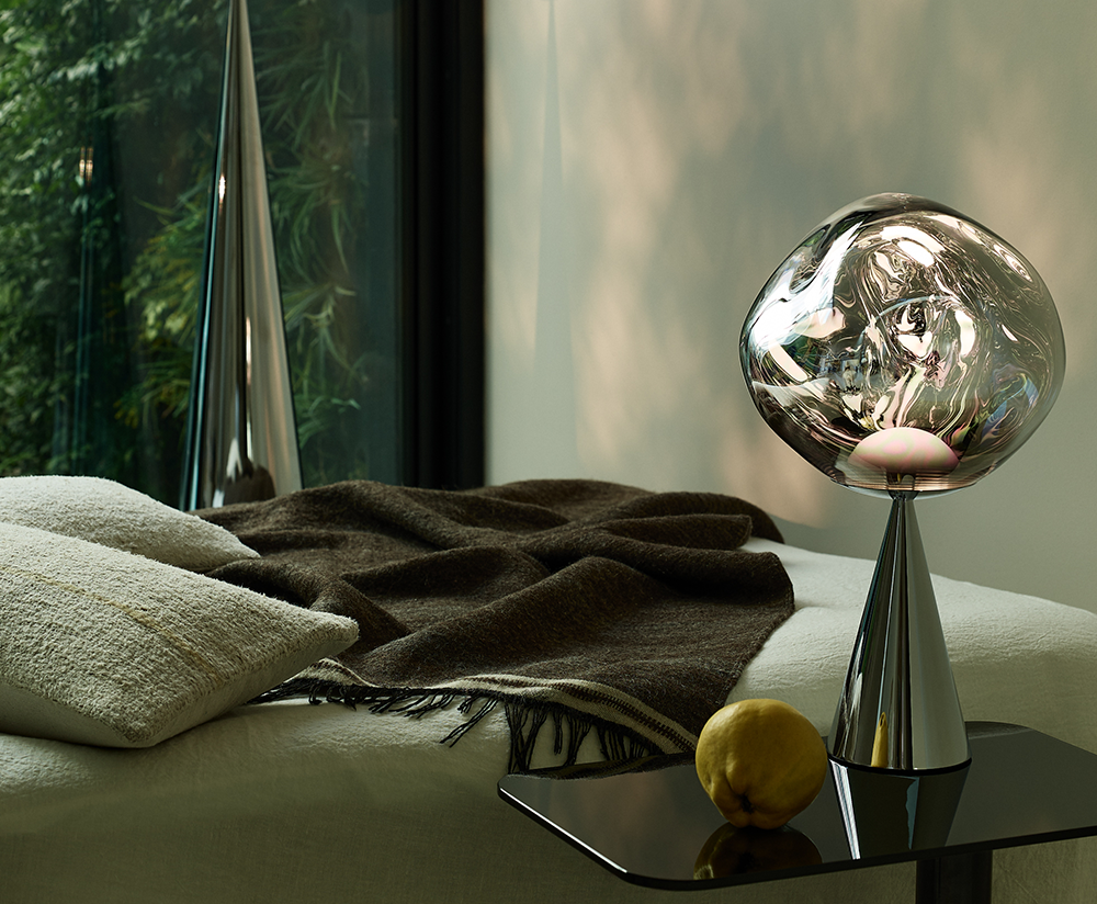 Tafellamp MELT zilver met zilveren voet