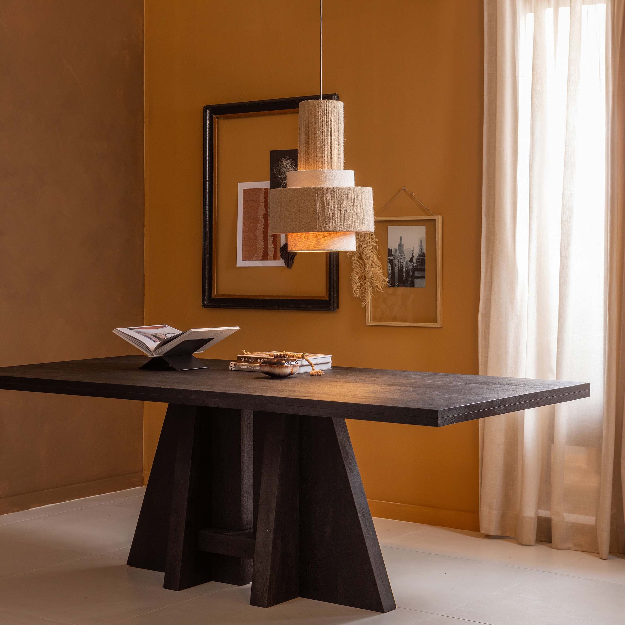 Table kean black mango wood