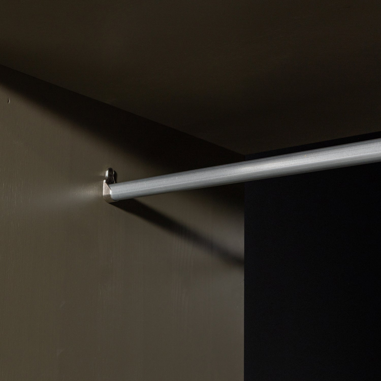 Szafa 3-drzwiowa ALFIE ciemnozielona sosna