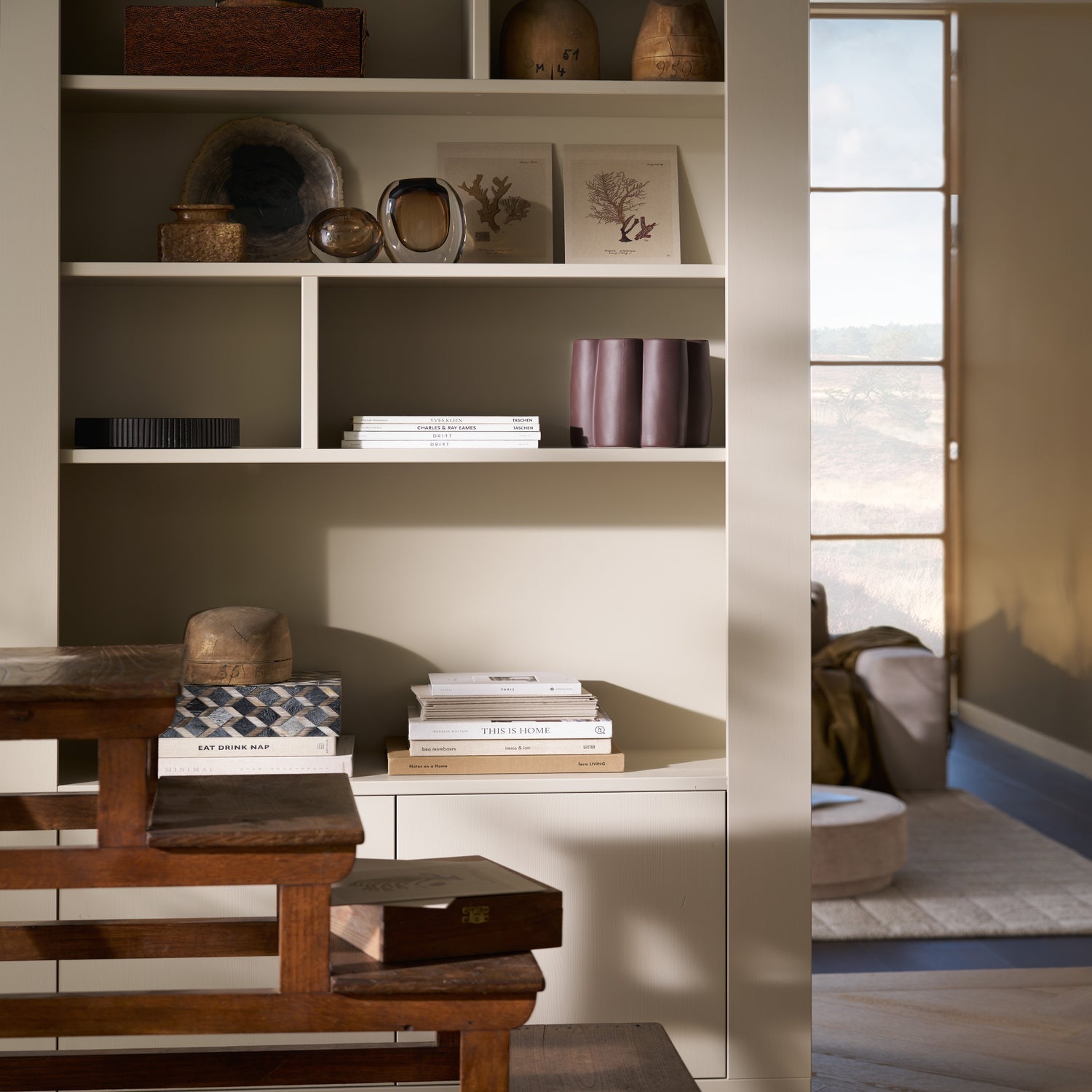 WALLCOVER grijsbeige rek