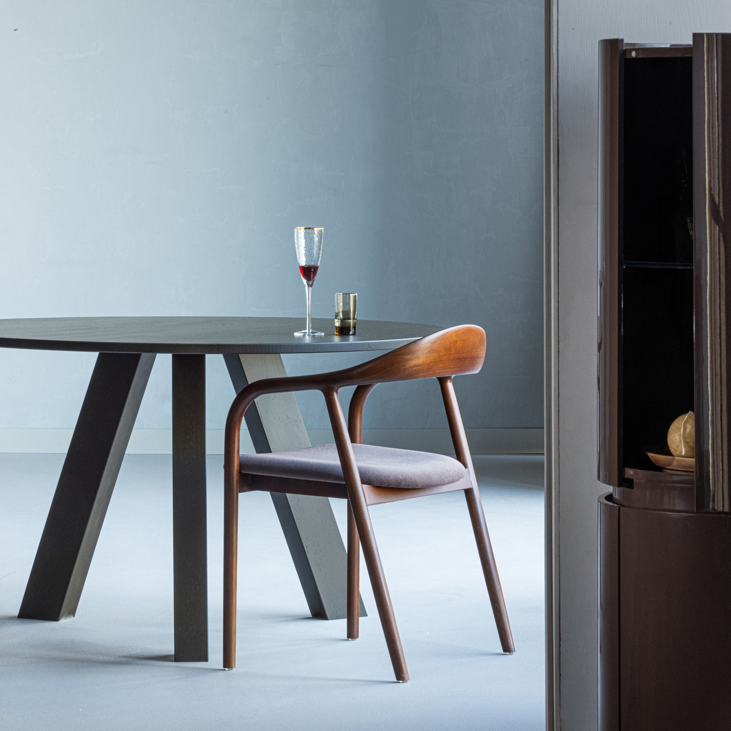 Round Table RHONDA TRIO Dark Brown Oak Wood