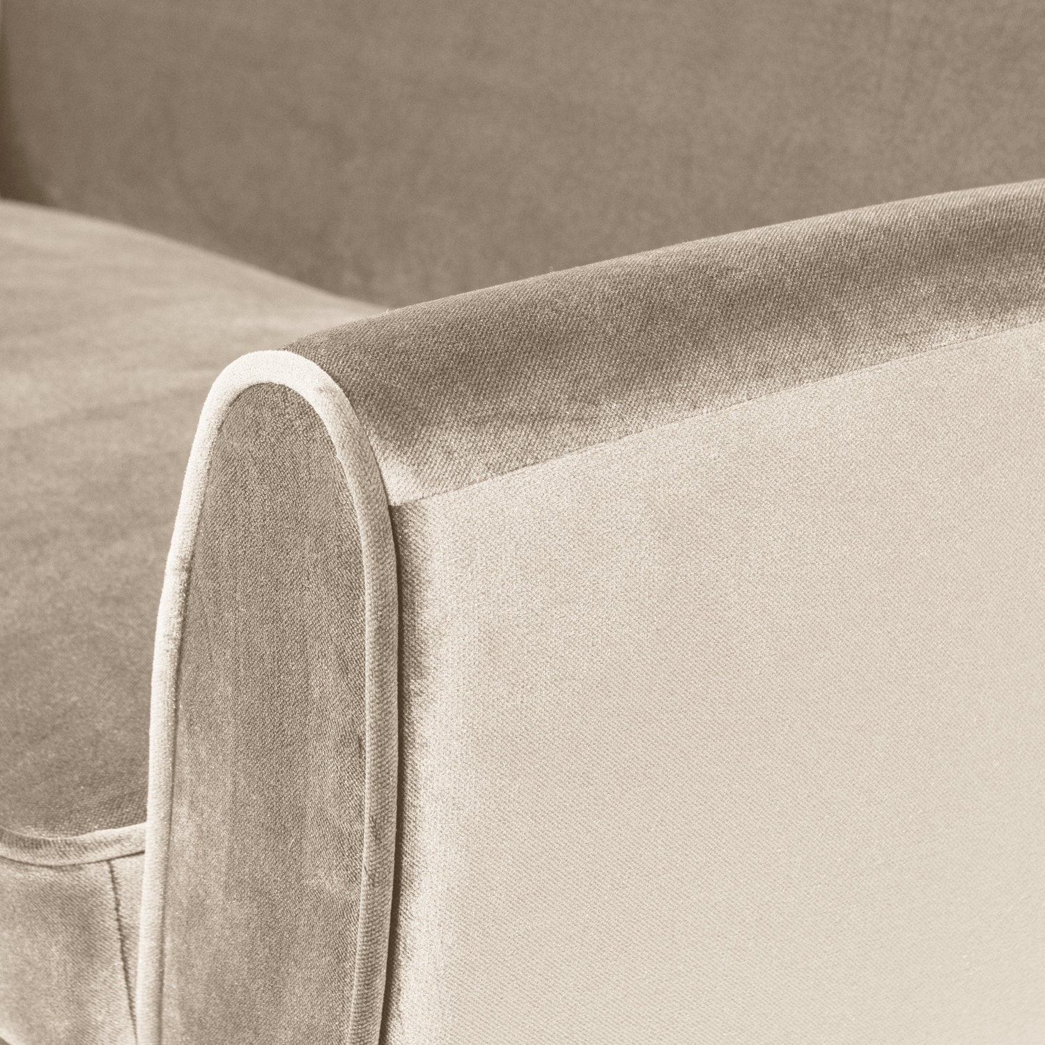 Sofa aus Samt 2,5-sitzig ROCCO gebrochenes Weiß