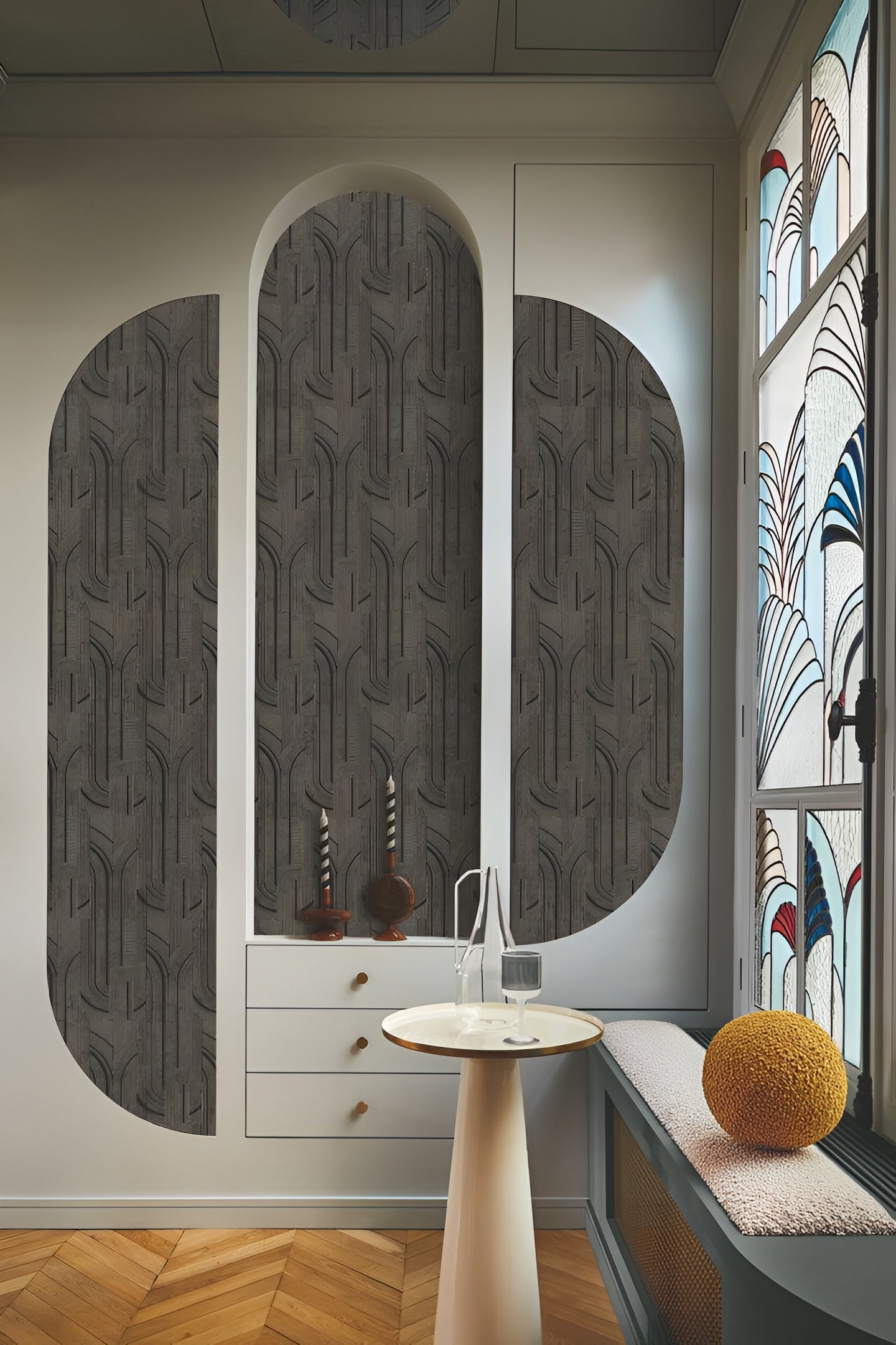 Metallic wallpaper with a geometric striped pattern PORTE DORÉE - BLACK/GOLD black with gold