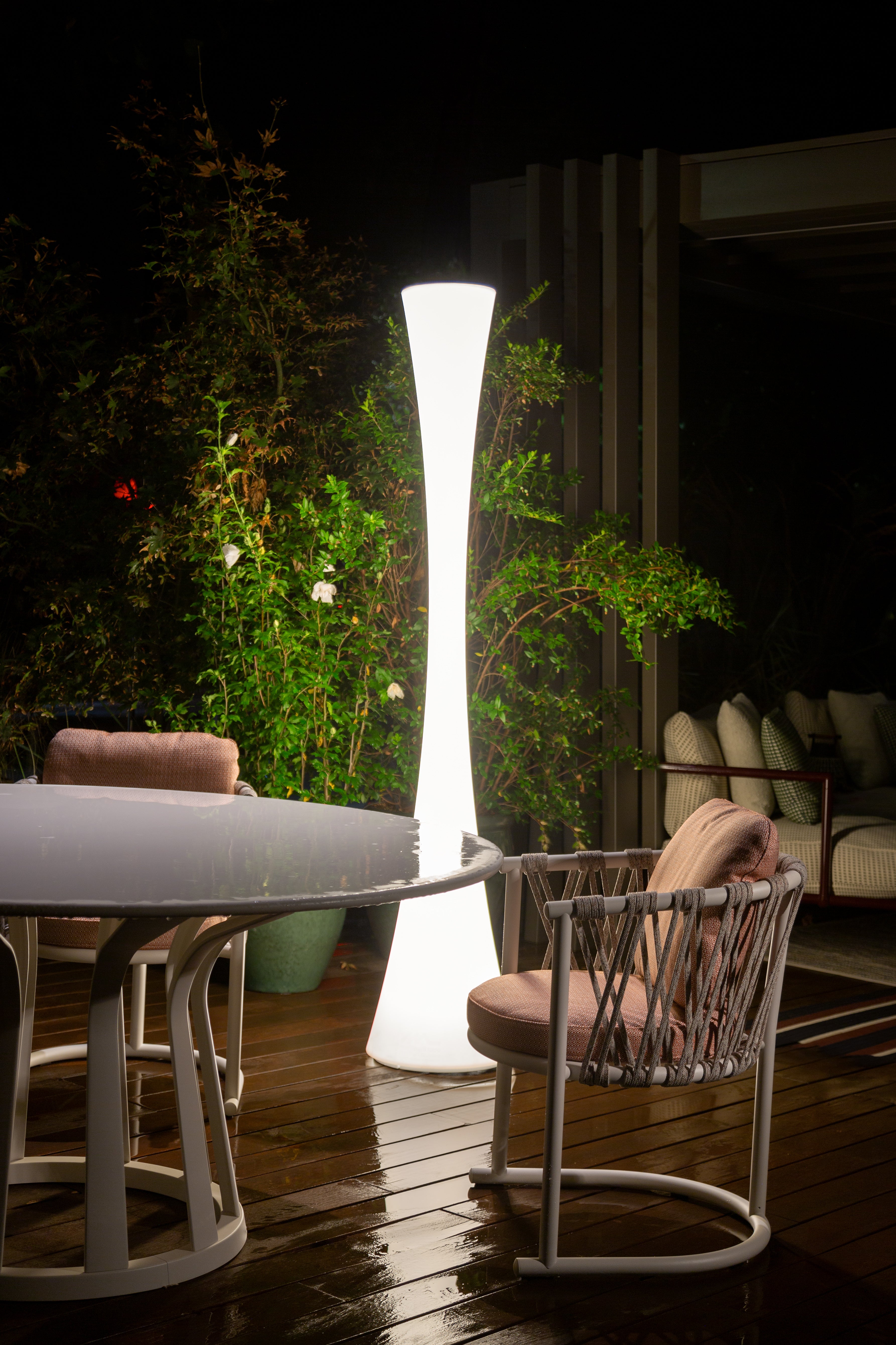 Bodenlampe BICONICA in glänzendem Weiß