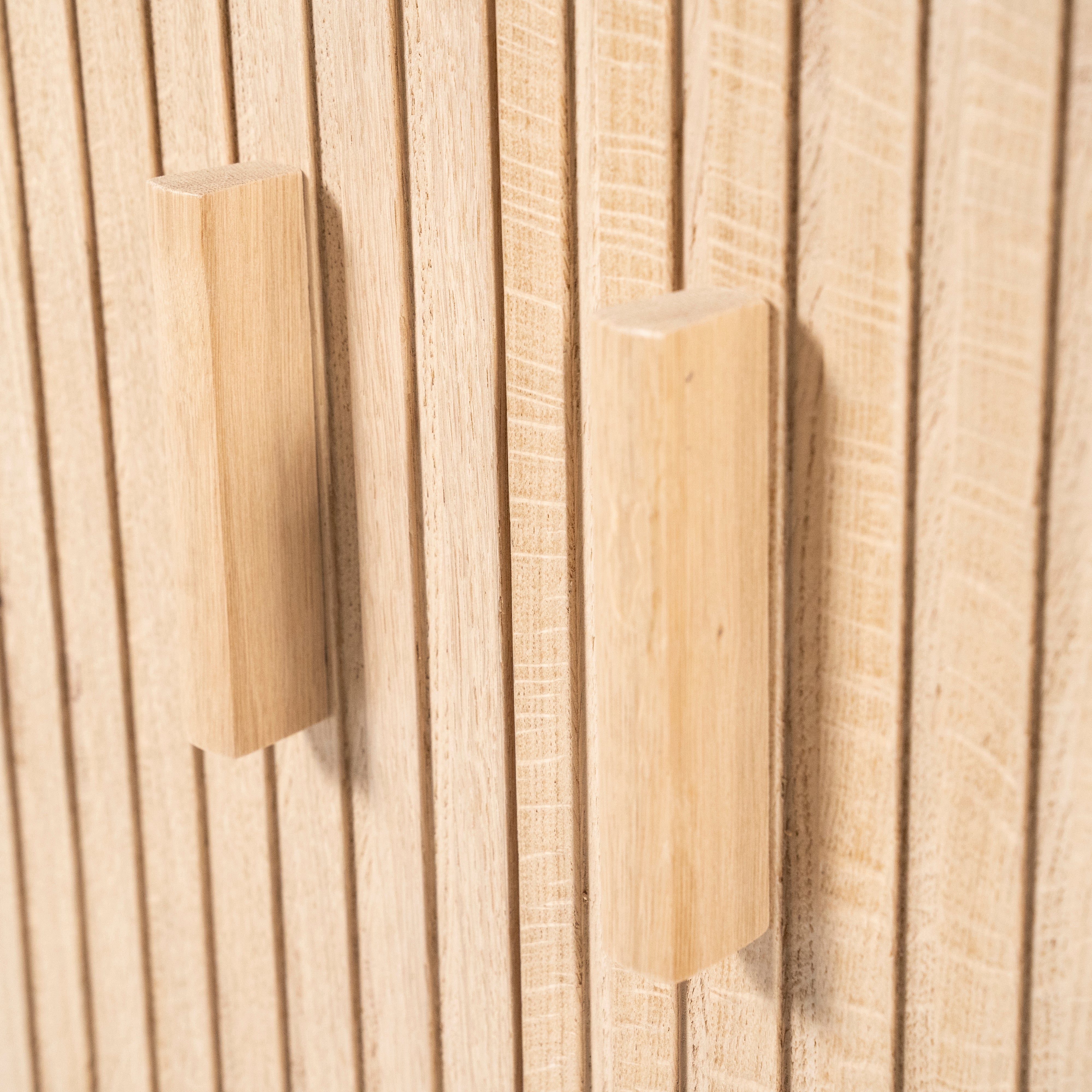 Kast ROSENBORG eikenhout