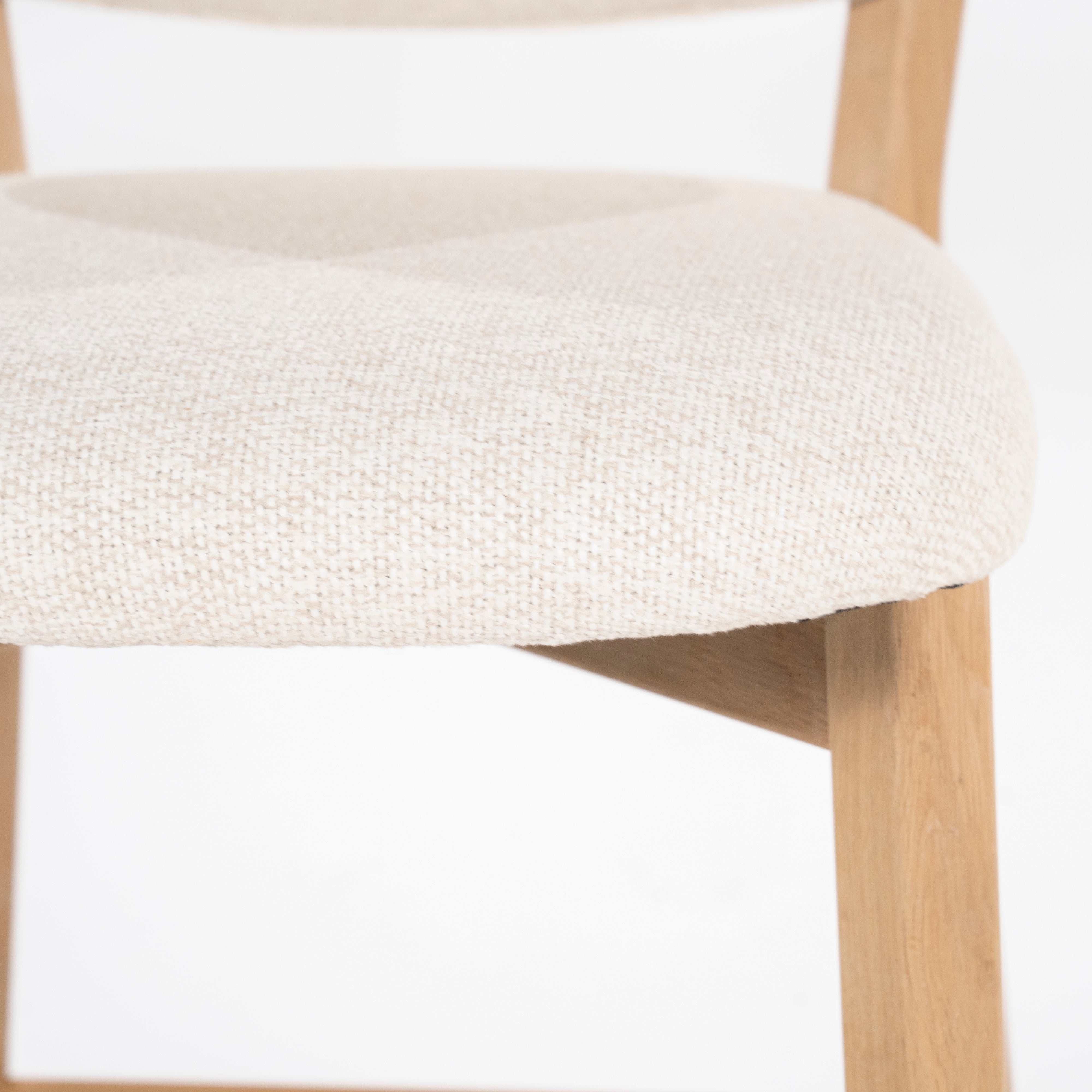 Hocker MIKKY beige mit Eichenbasis