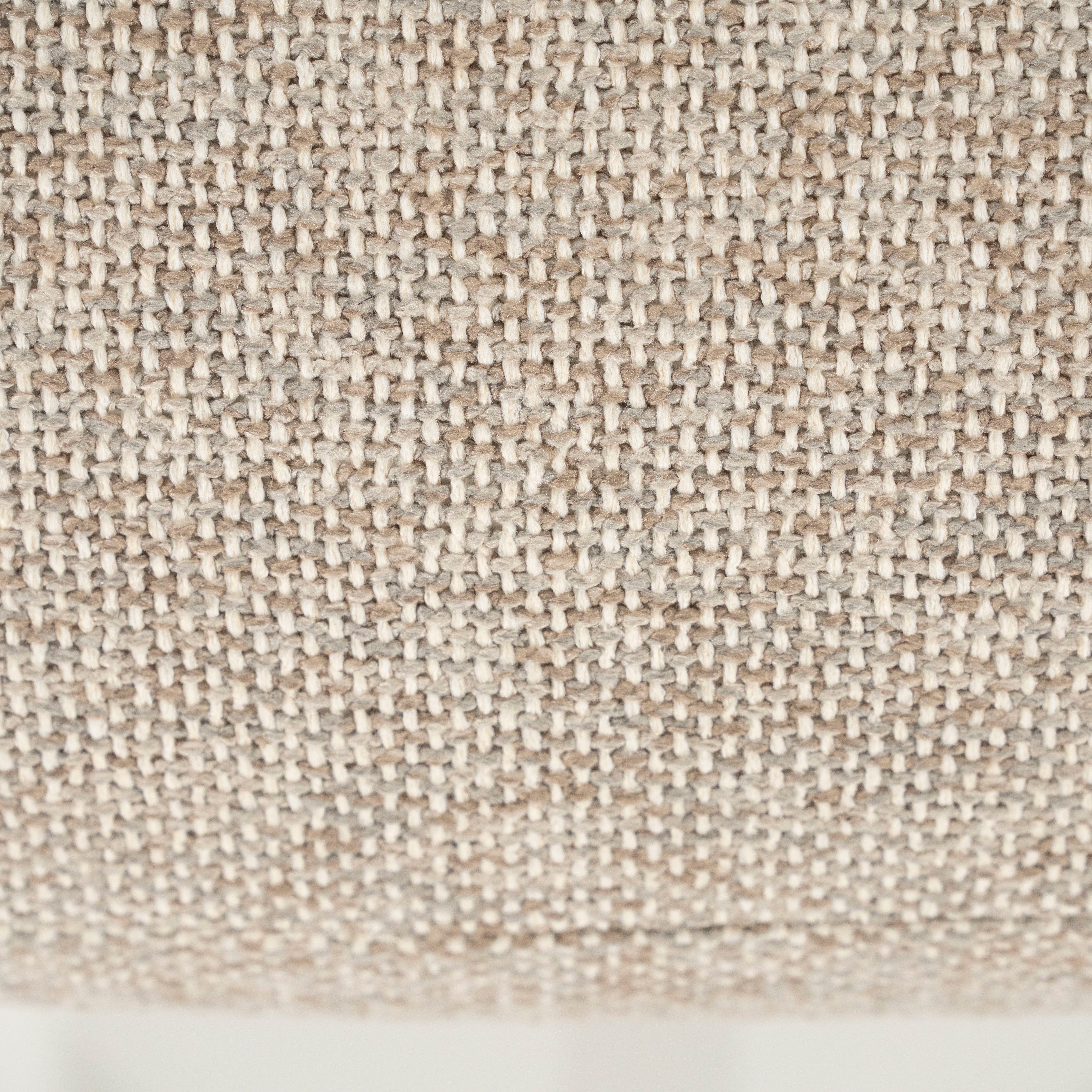 Beige MIKKY fauteuil met een donkere houten basis