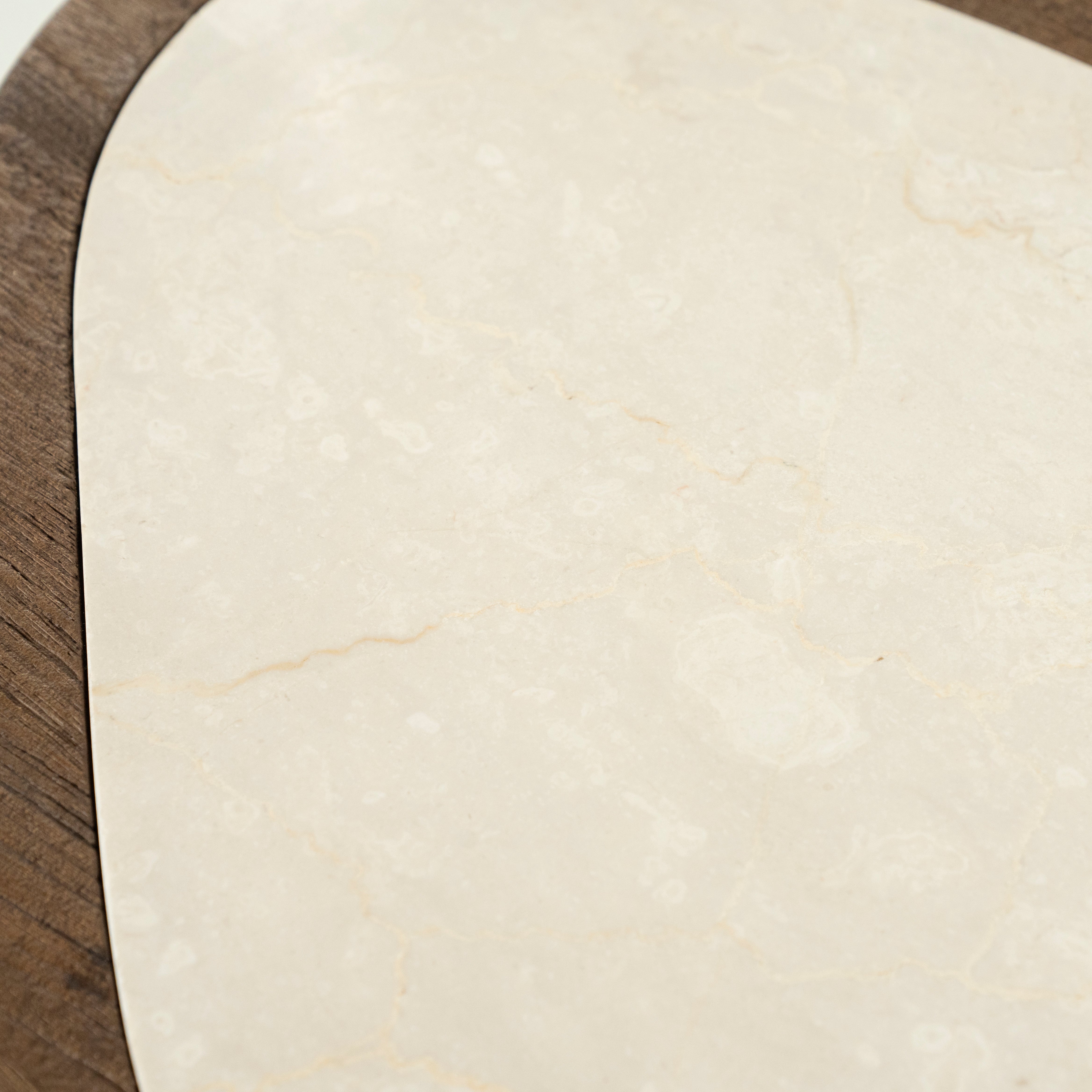 Zijtafel FRED crème marmer met houten basis