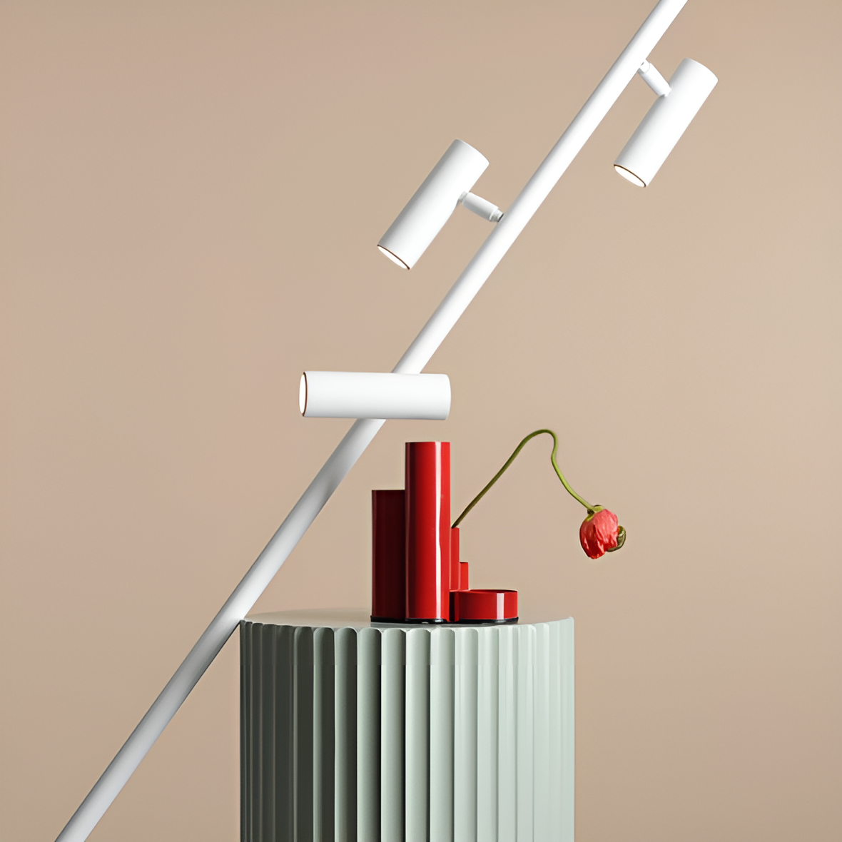 White Trevo floor lamp