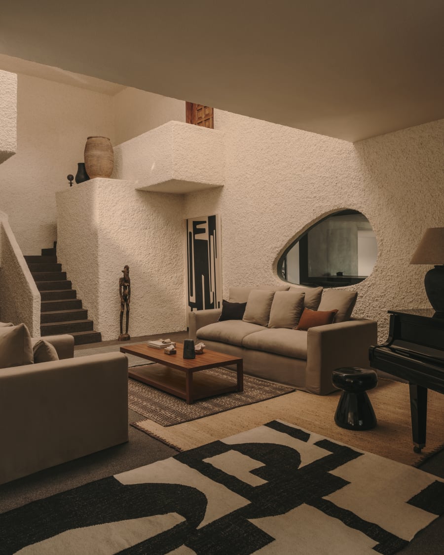 Stolik kawowy SASHI drewno tekowe do salonu – Kave Home