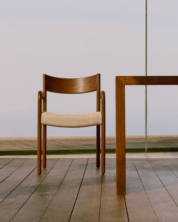 Fauteuil FALCONERA beige chenille met een donkere eiken basis