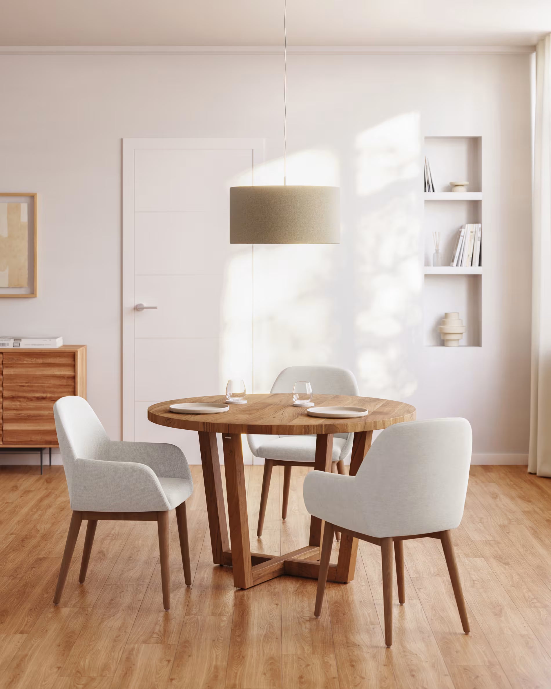 KONNA stoel beige chenille met een donkere essen basis