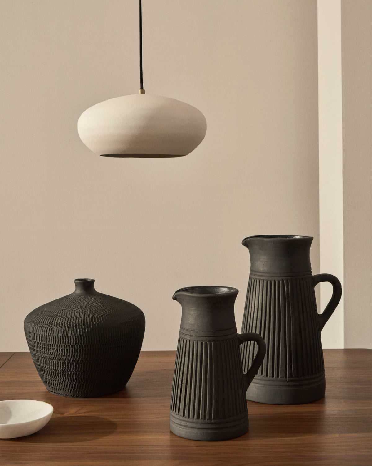 Lampa wisząca INDA biały metal – ujęcie 2