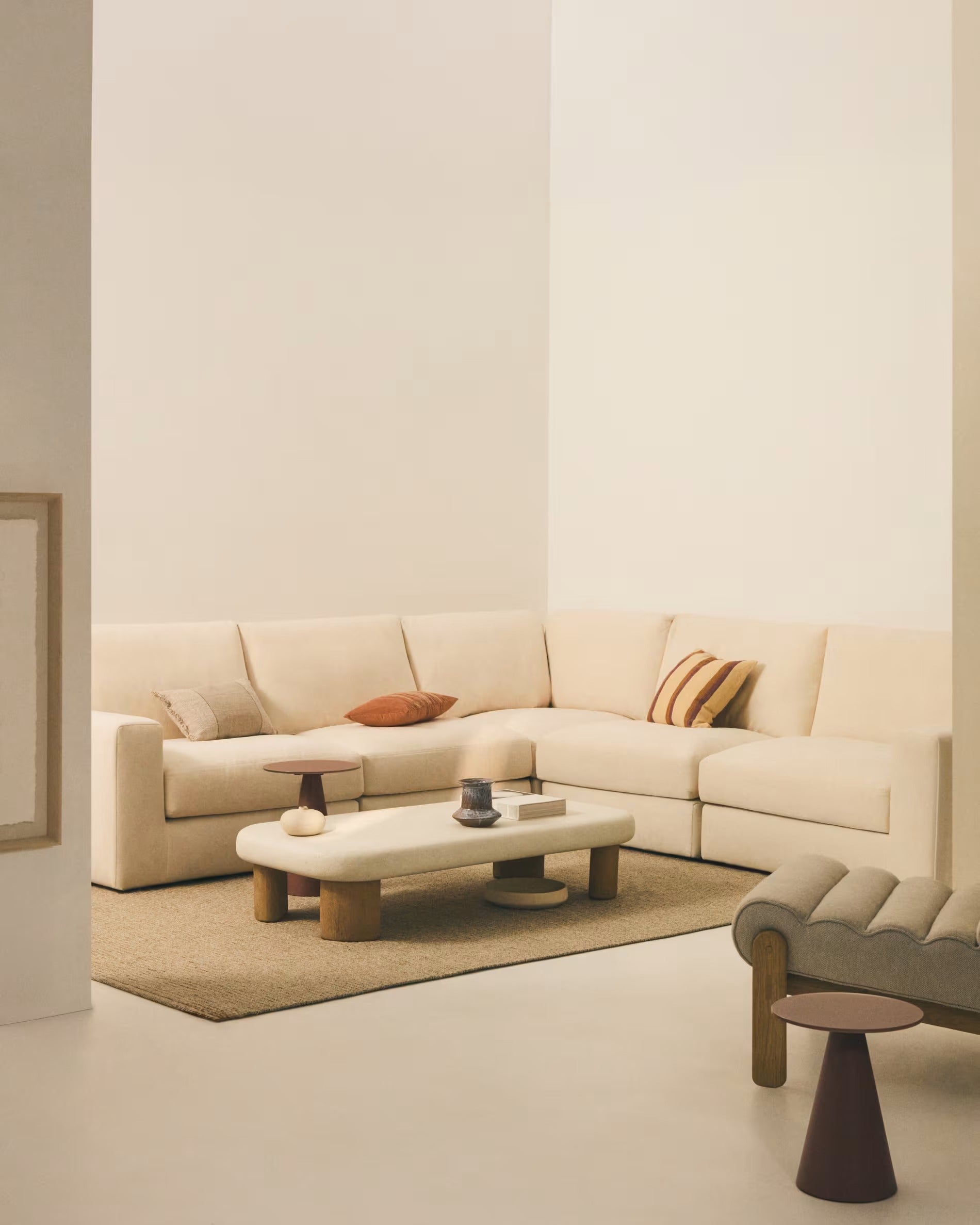 Narożnik ALEA ecru szenil do salonu – Kave Home