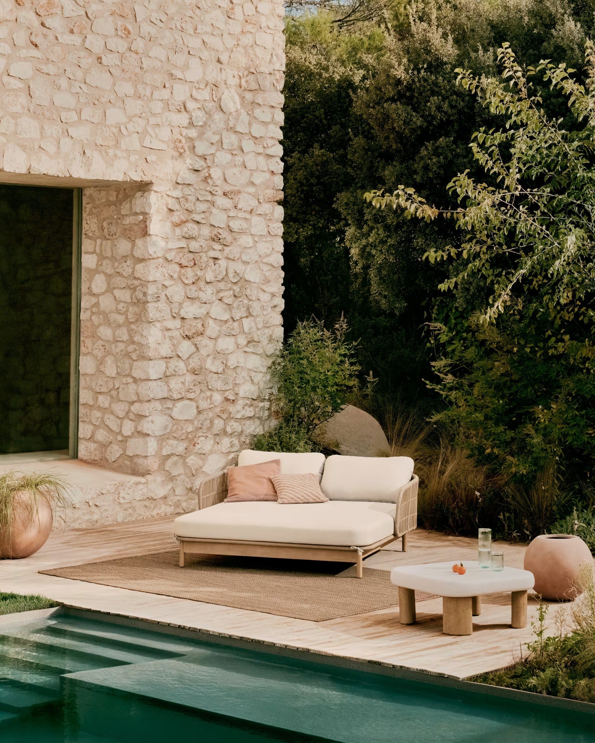 Outdoor Coffee Table LABRA Cement and Acacia Wood