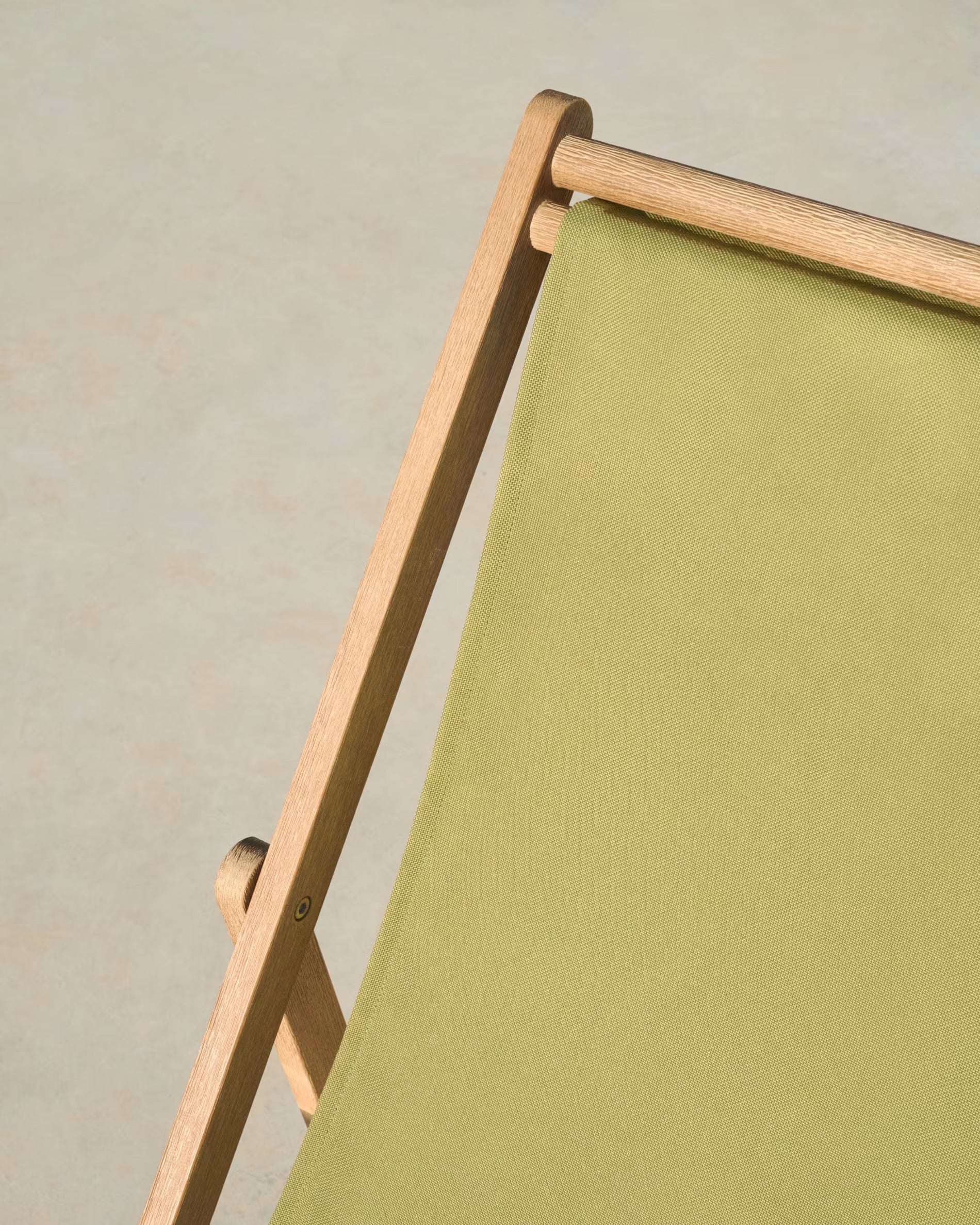 Grüner Liegestuhl VILARA mit Akaziengestell 