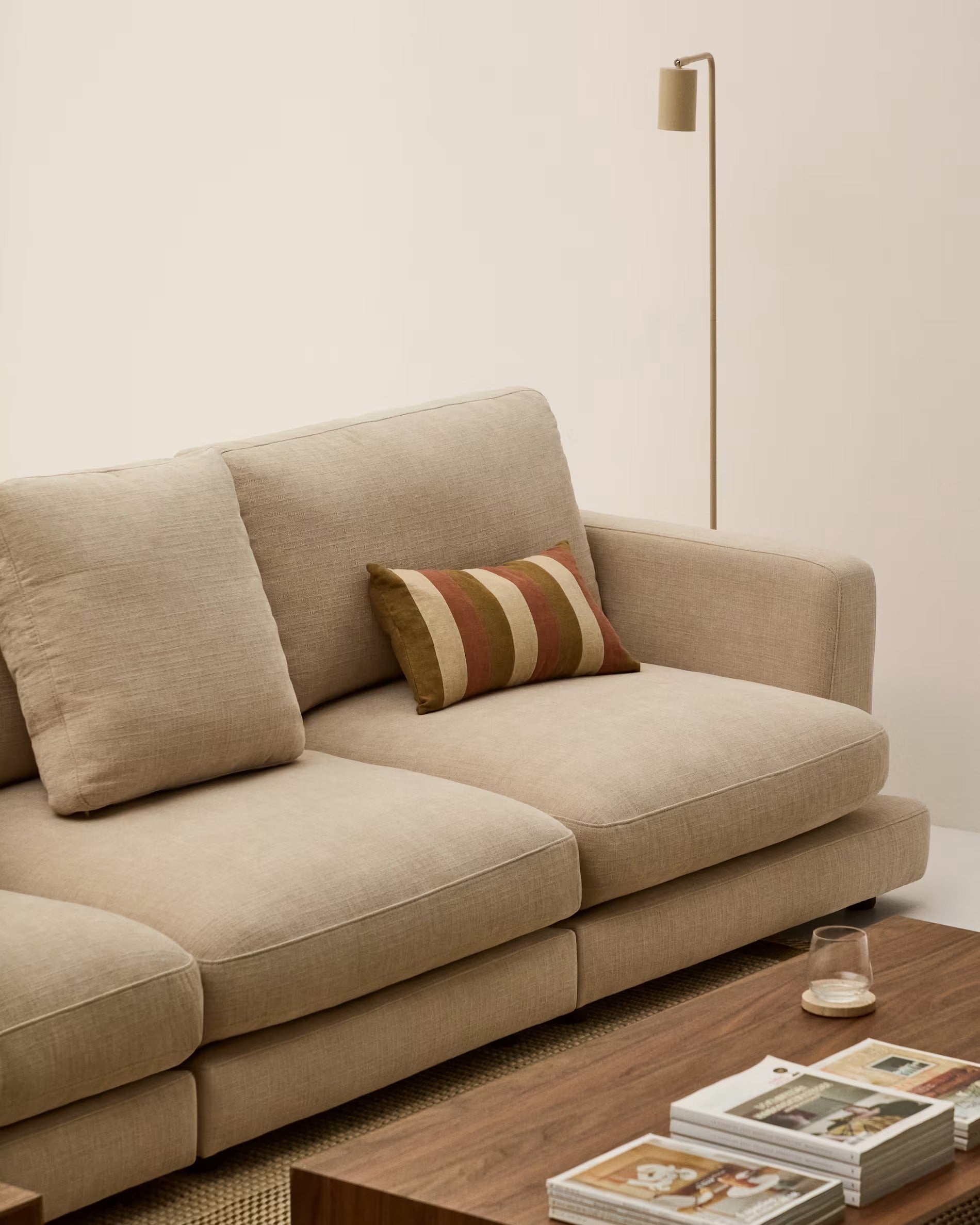 Sofa 4-osobowa GALA beżowy szenil, marka Kave Home