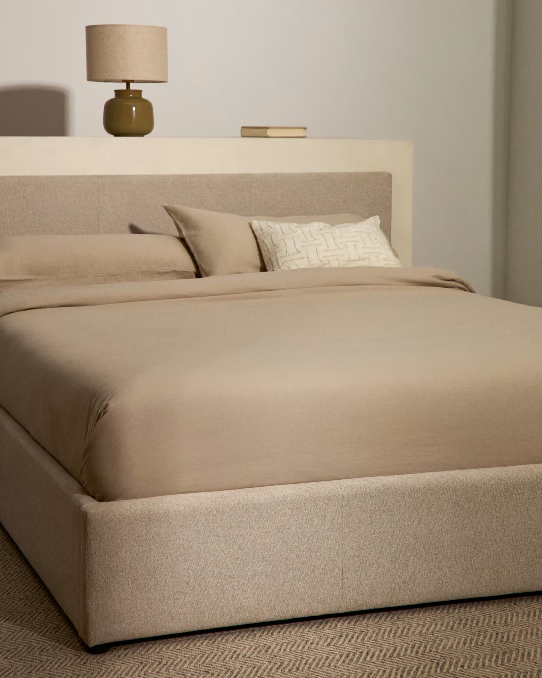 Bed met opbergruimte NAHIRI beige