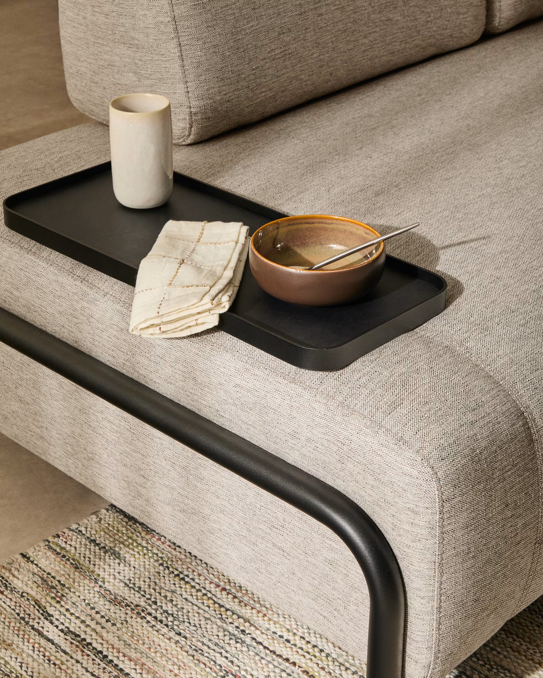 2-seater right-facing sofa with tray COMPO gray-beige with black base