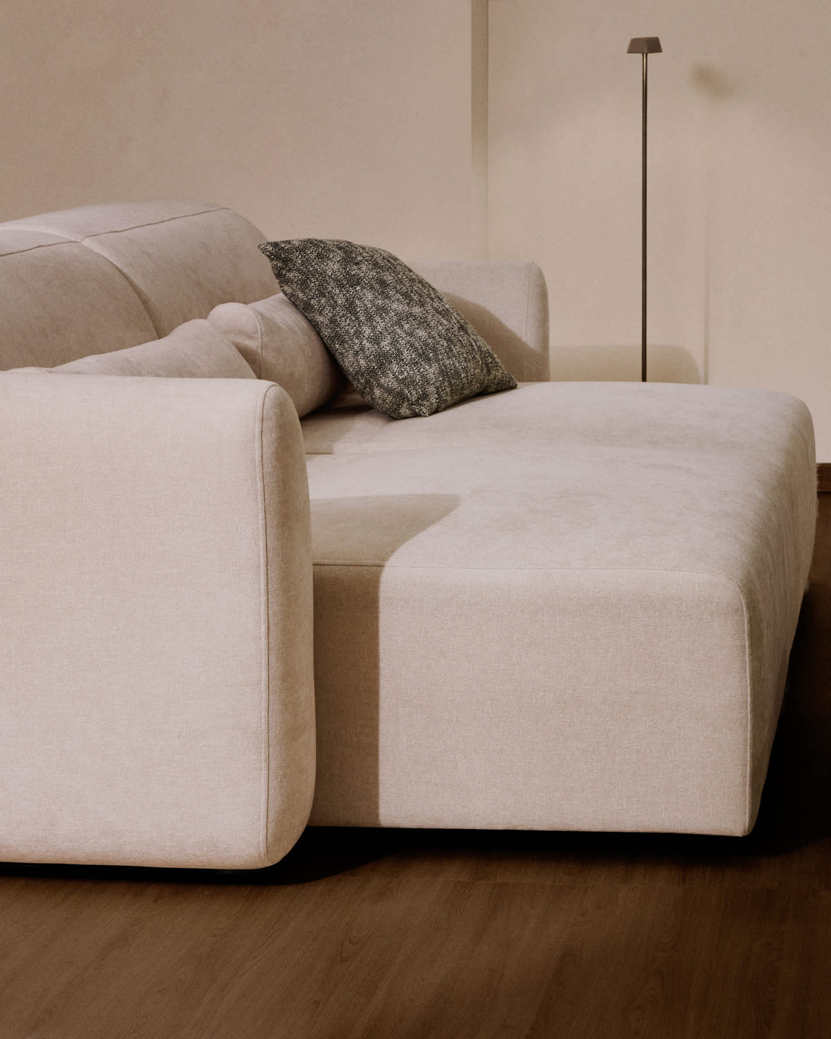 Sofa 4-osobowa z przesuwanymi siedziskami LARES beżowy szenil – ujęcie 9