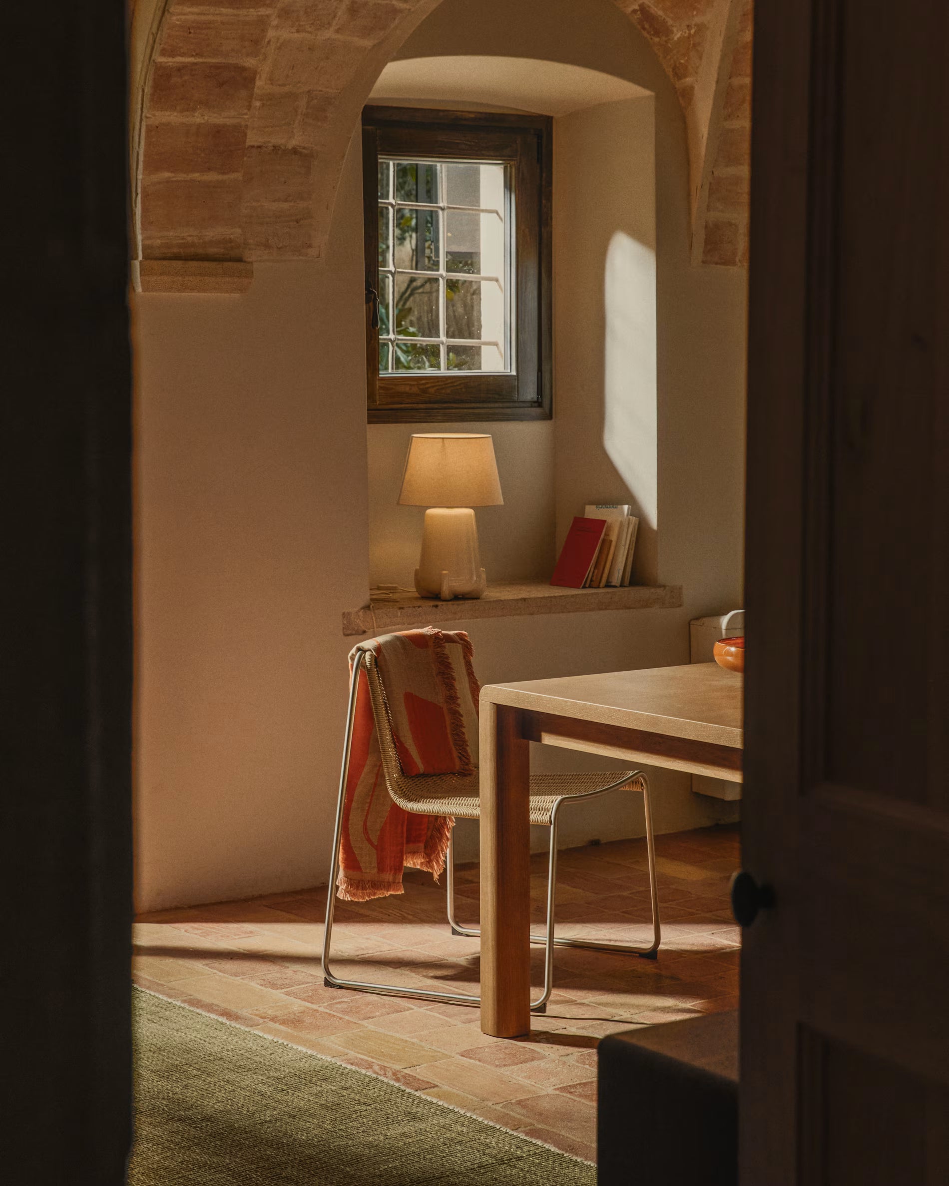 Lampa stołowa ODRA beżowy – styl nowoczesny