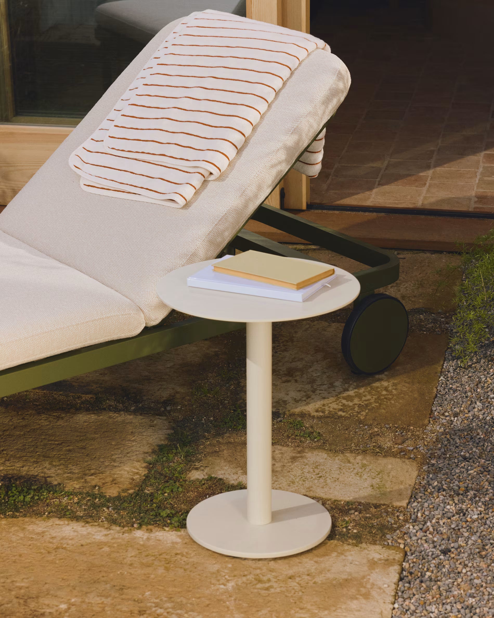 ASINARA Side Table Ecru